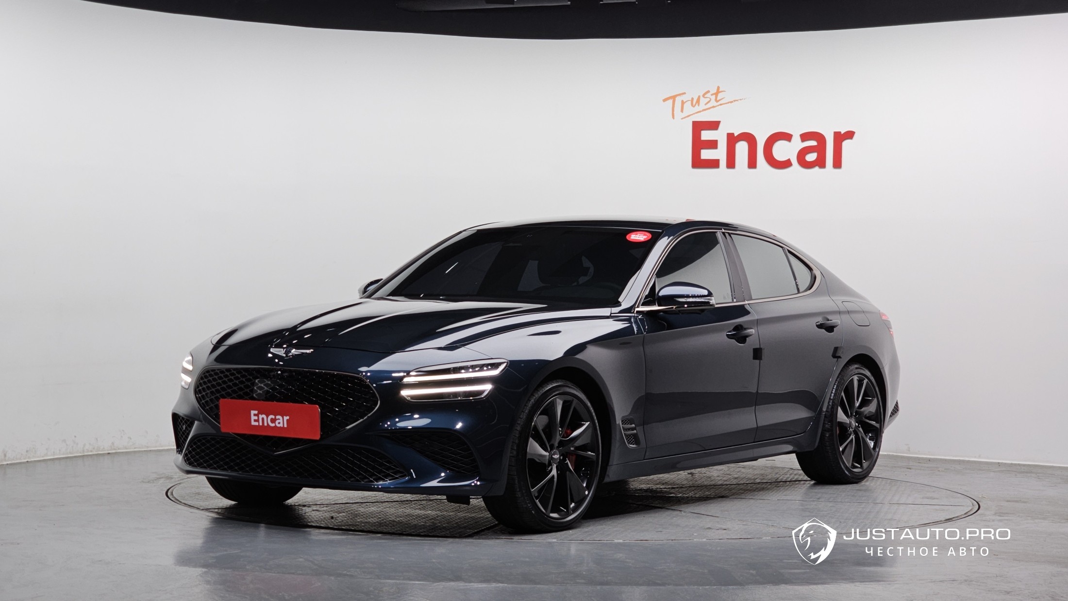 Автомобиль Genesis G70