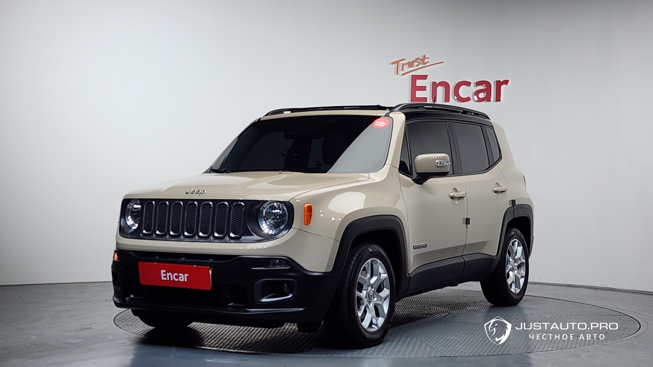Автомобиль Jeep Renegade