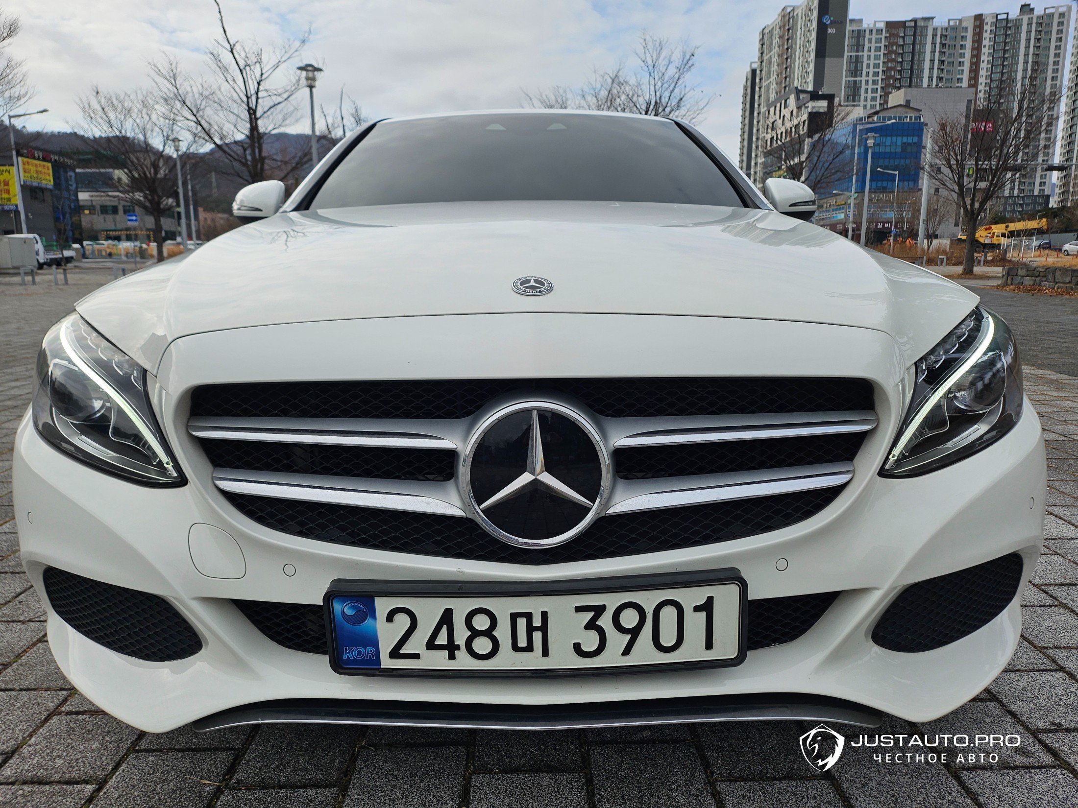 Автомобиль Mercedes-Benz C-Class