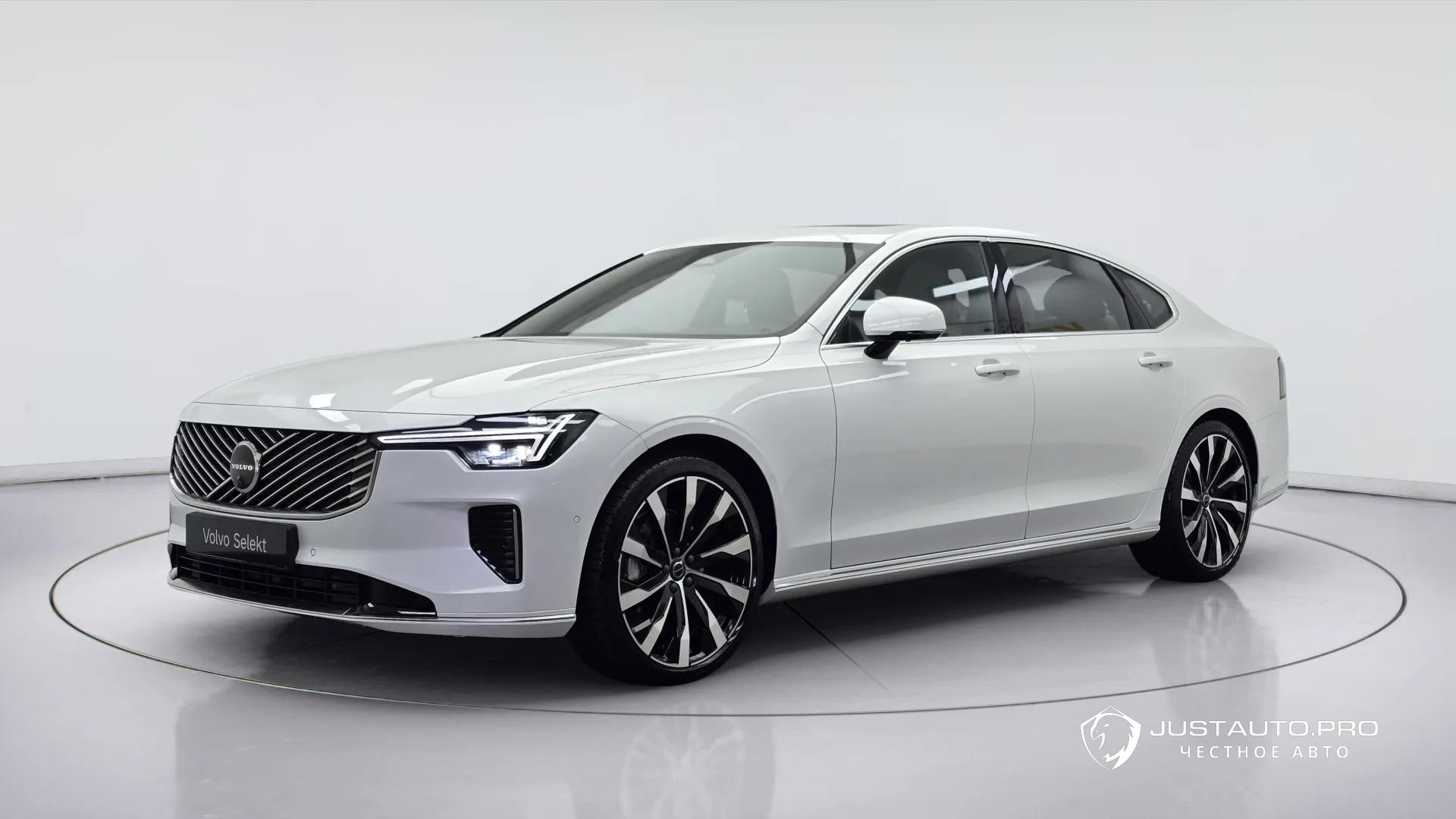 Автомобиль Volvo S90
