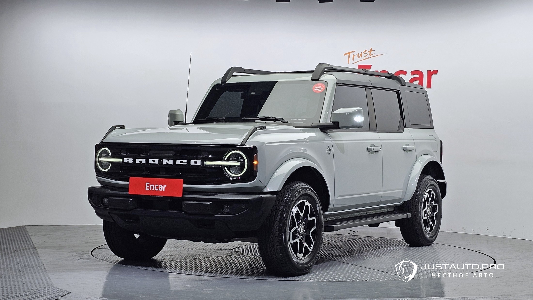 Автомобиль Ford Bronco