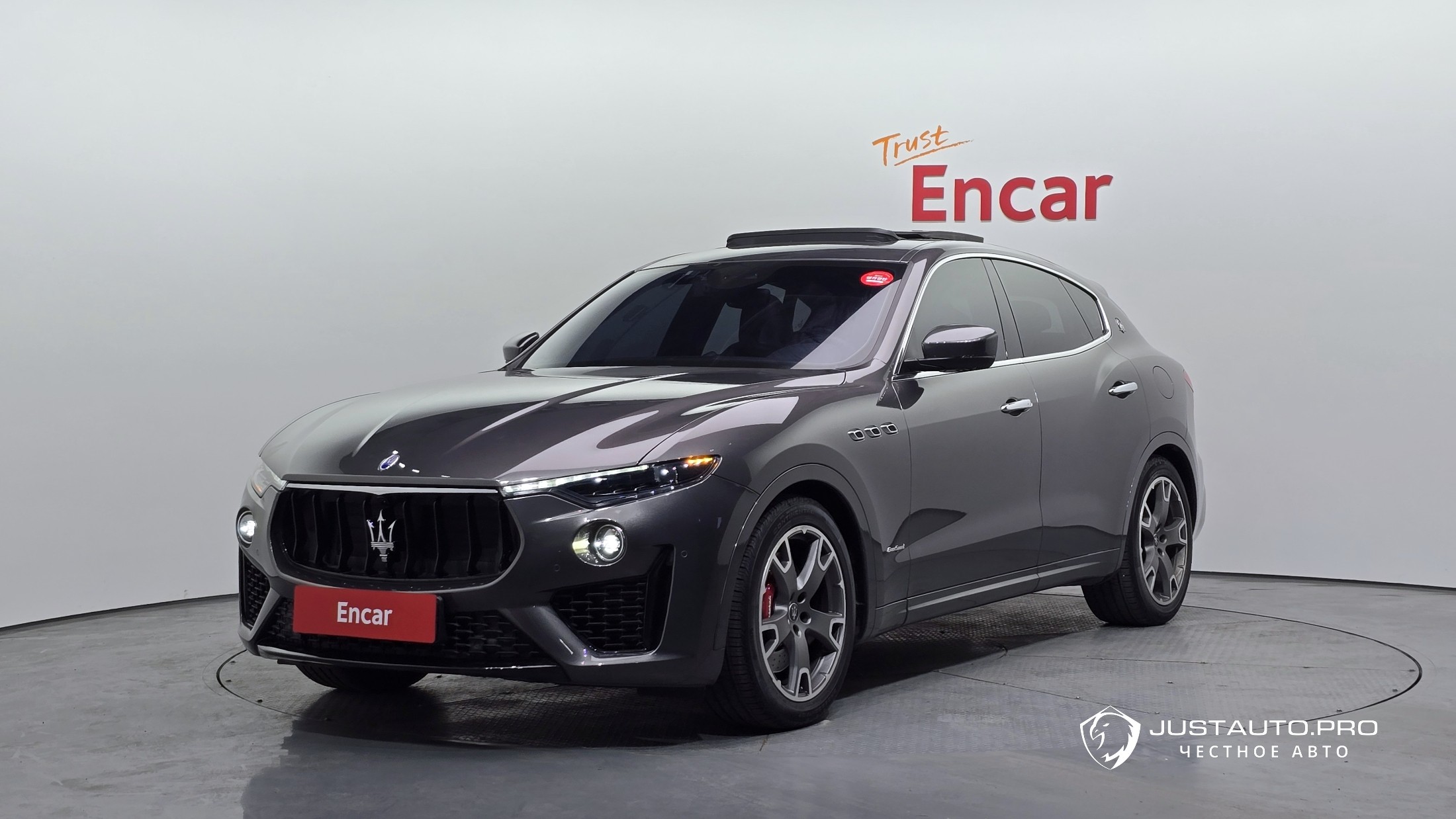 Автомобиль Maserati Levante