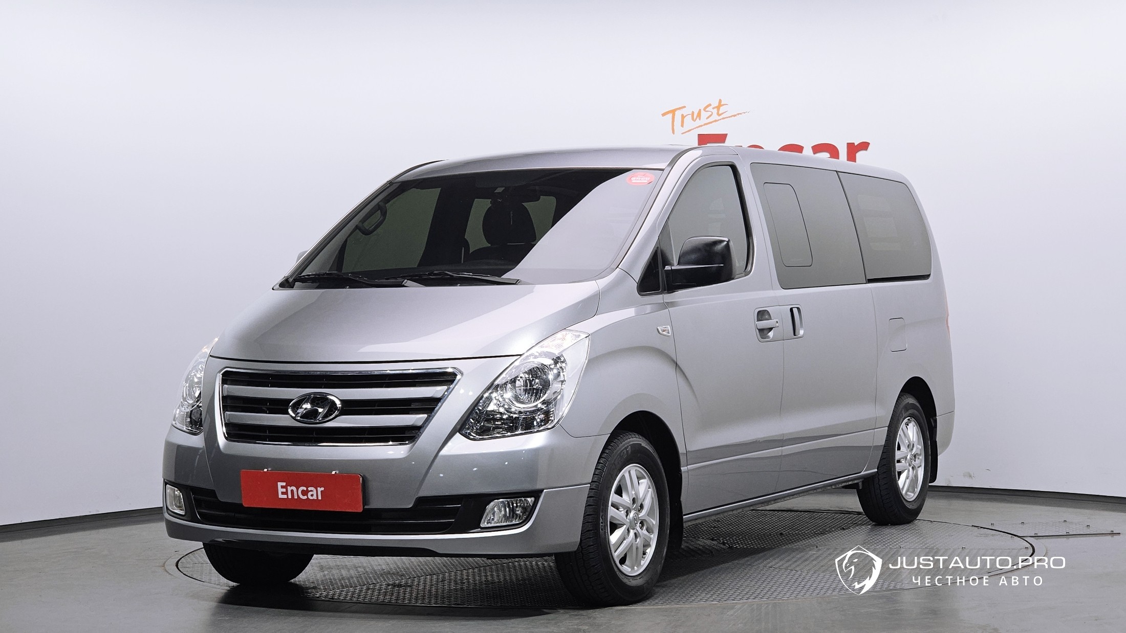 Автомобиль Hyundai Starex
