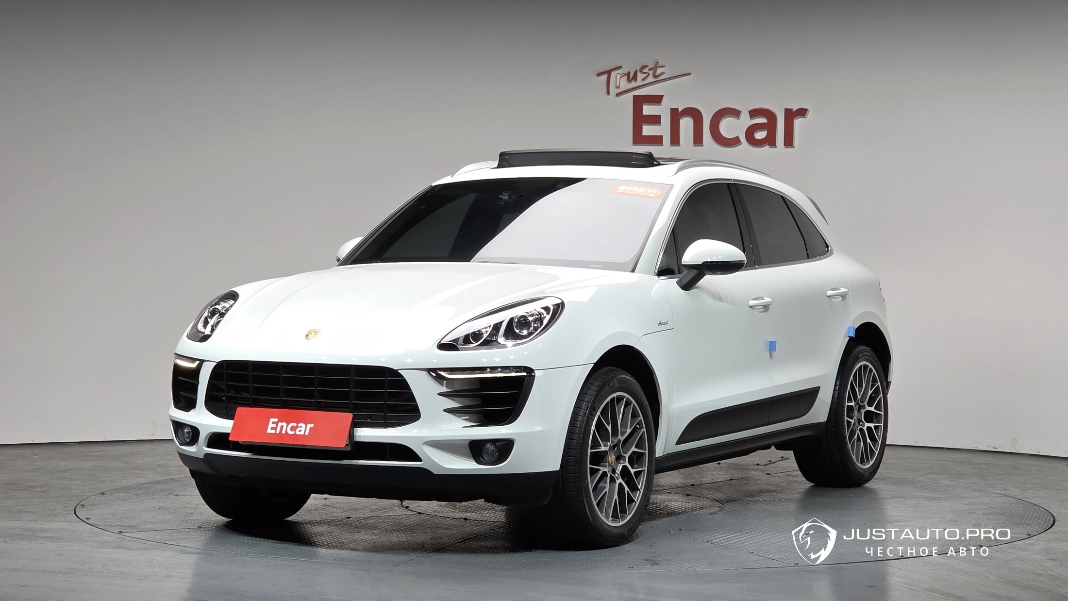 Автомобиль Porsche Macan