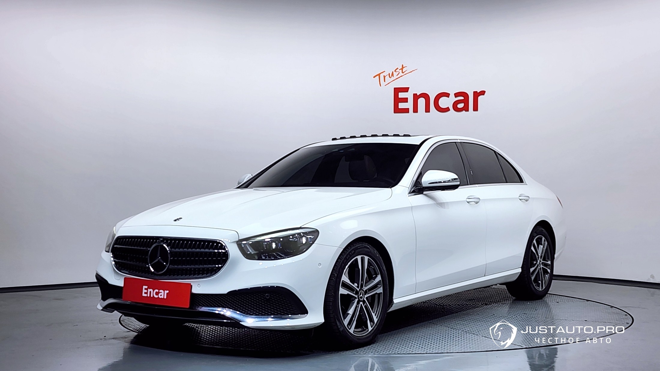 Автомобиль Mercedes-Benz E-Class