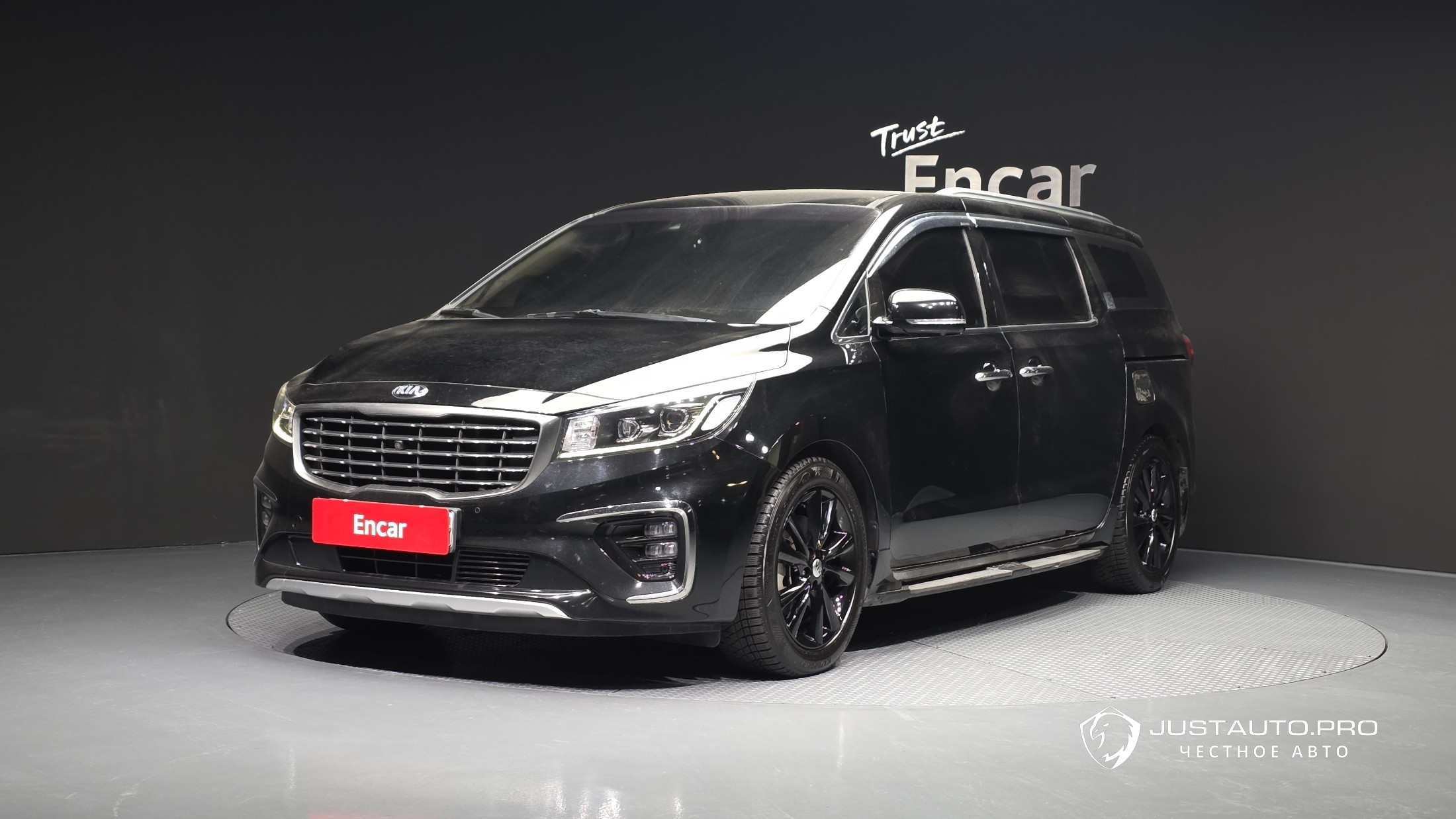 Автомобиль Kia Canival
