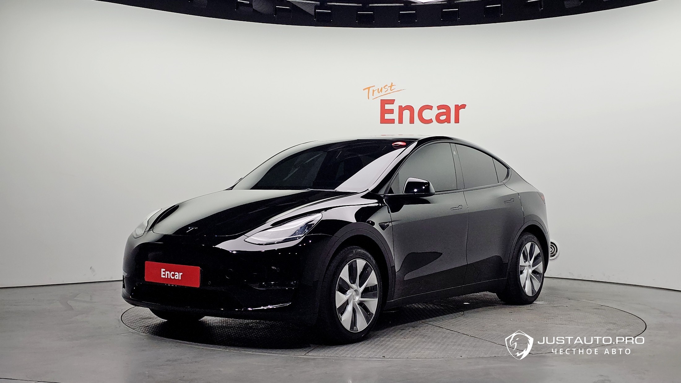 Автомобиль Tesla Model Y