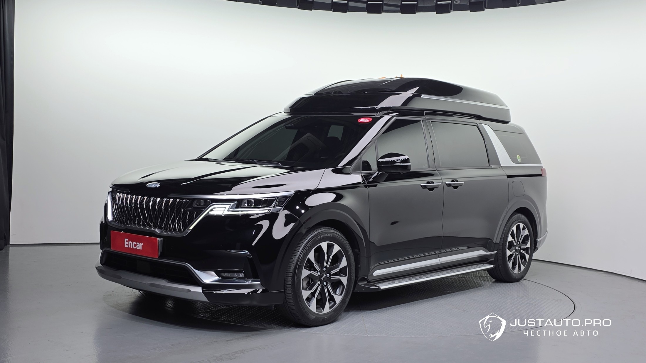 Автомобиль Kia Canival