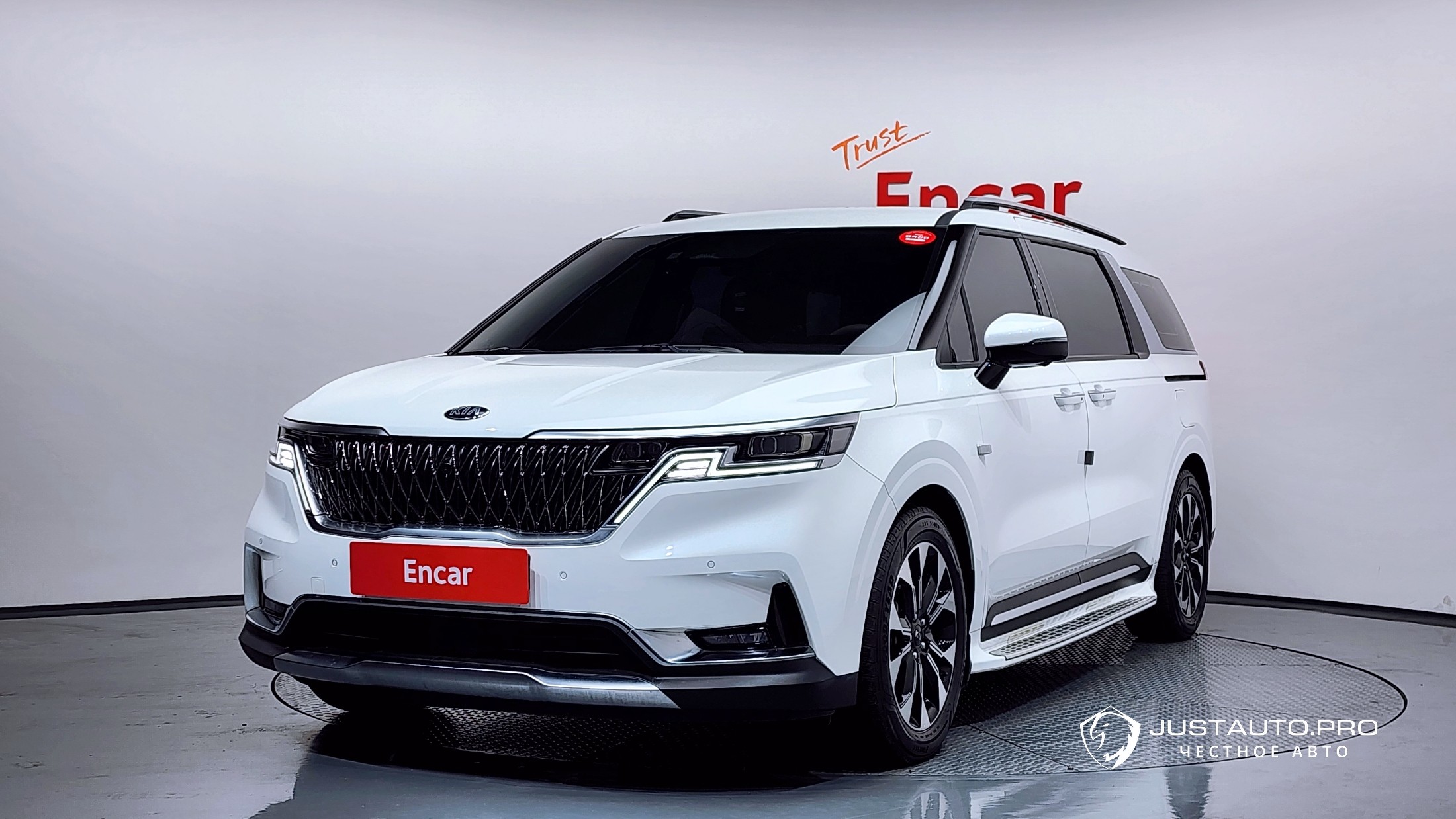 Автомобиль Kia Canival