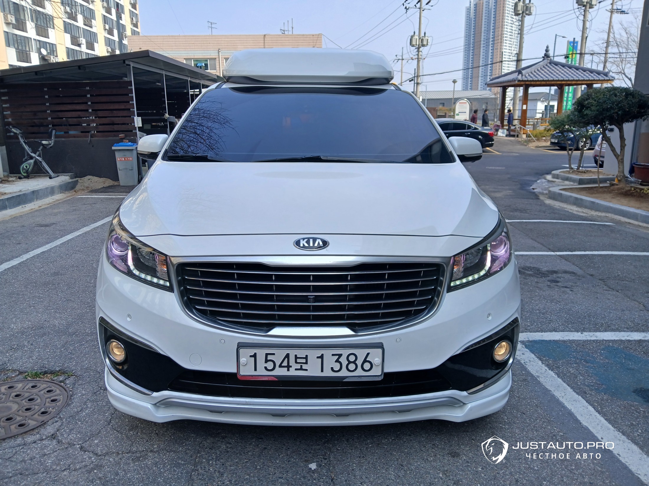 Автомобиль Kia Canival