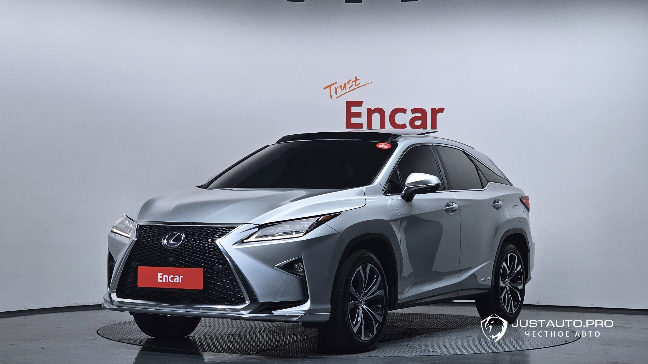 Автомобиль Lexus RX