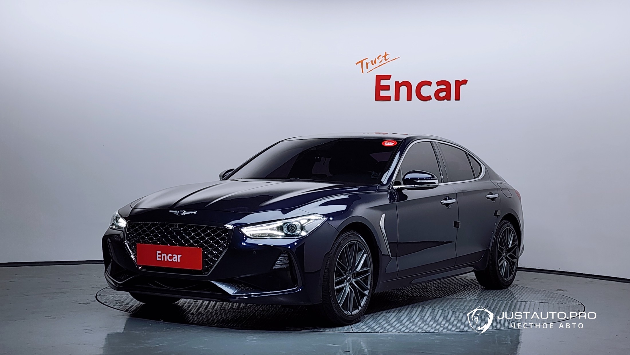 Автомобиль Genesis G70