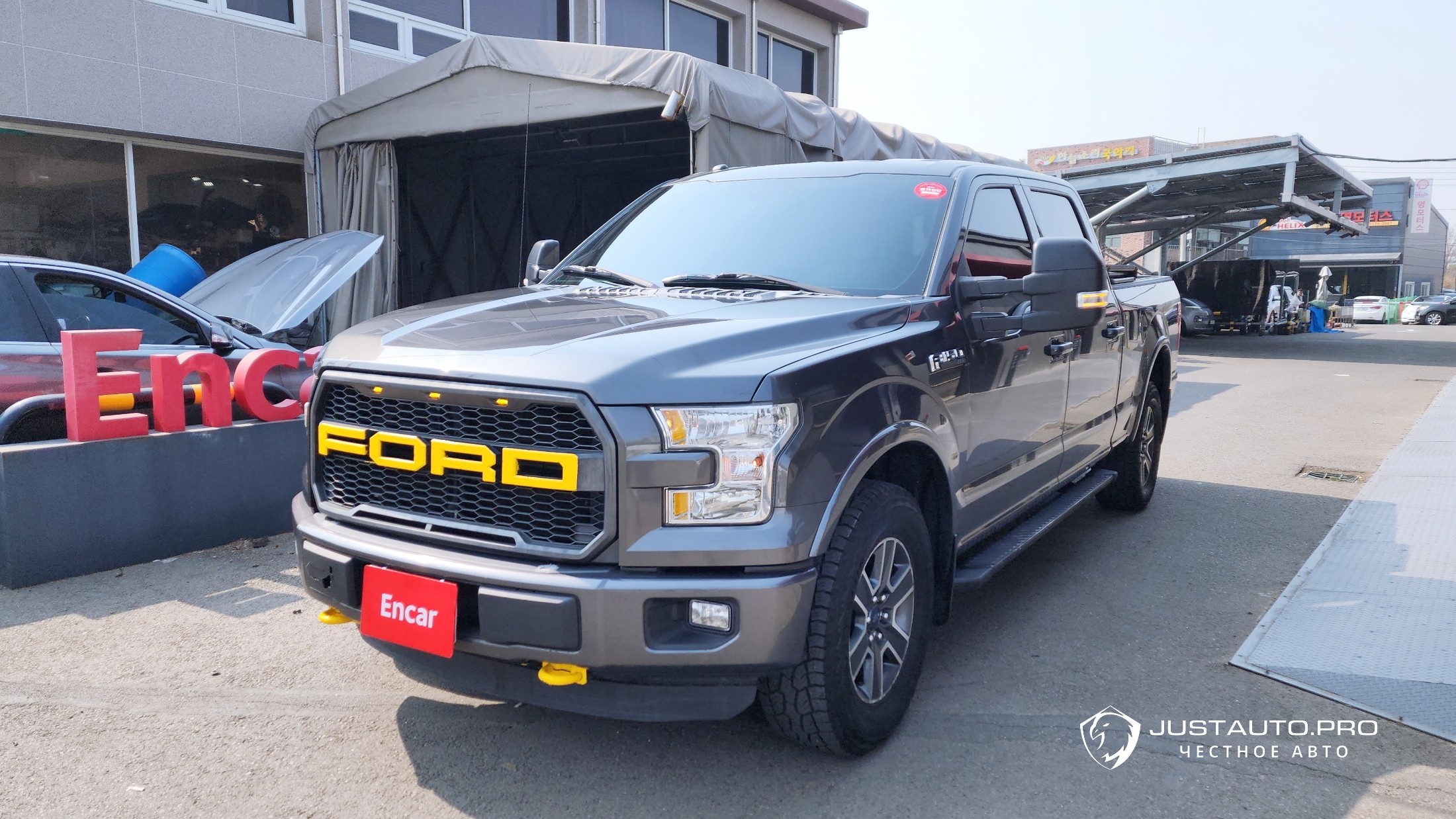 Автомобиль Ford F150