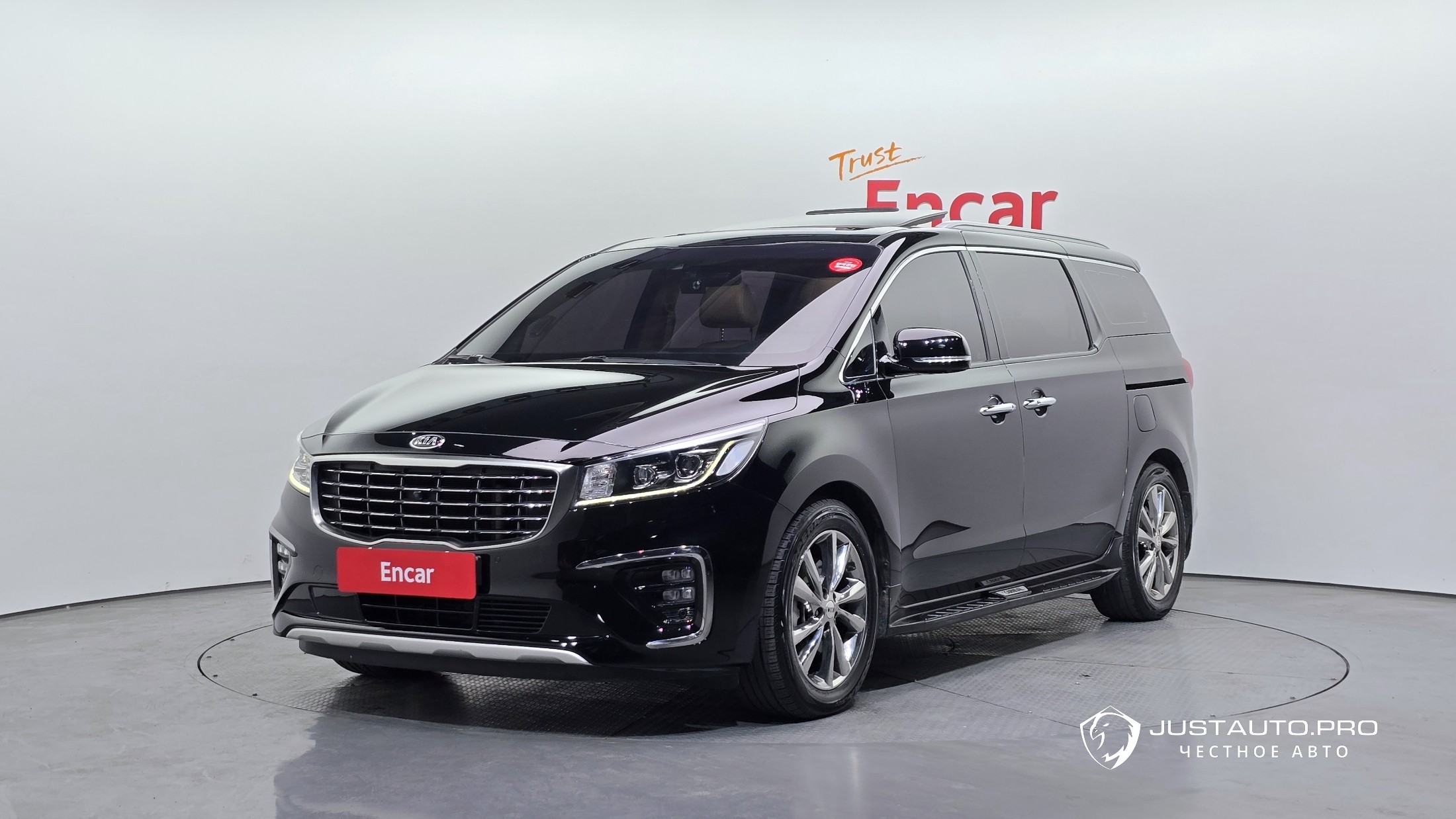 Автомобиль Kia Canival
