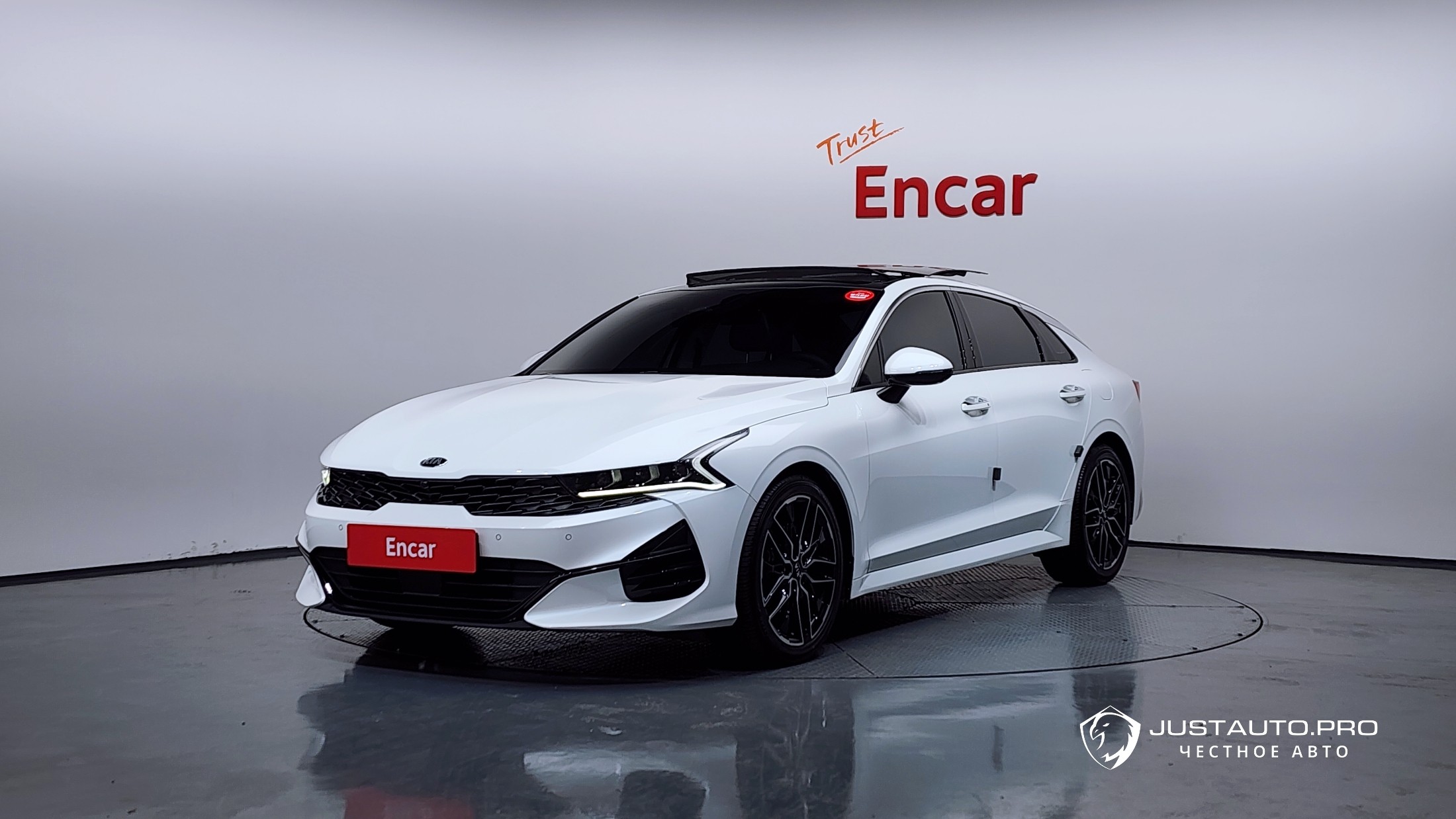 Автомобиль Kia K5