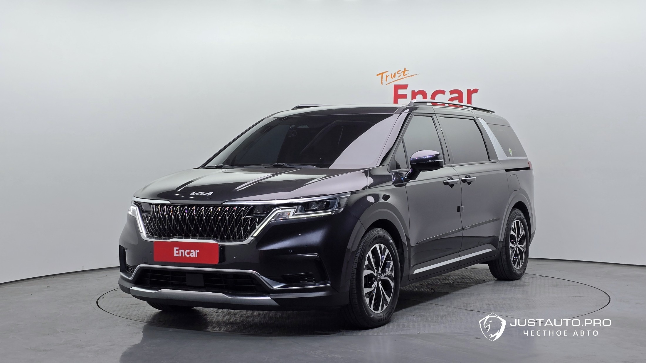 Автомобиль Kia Canival