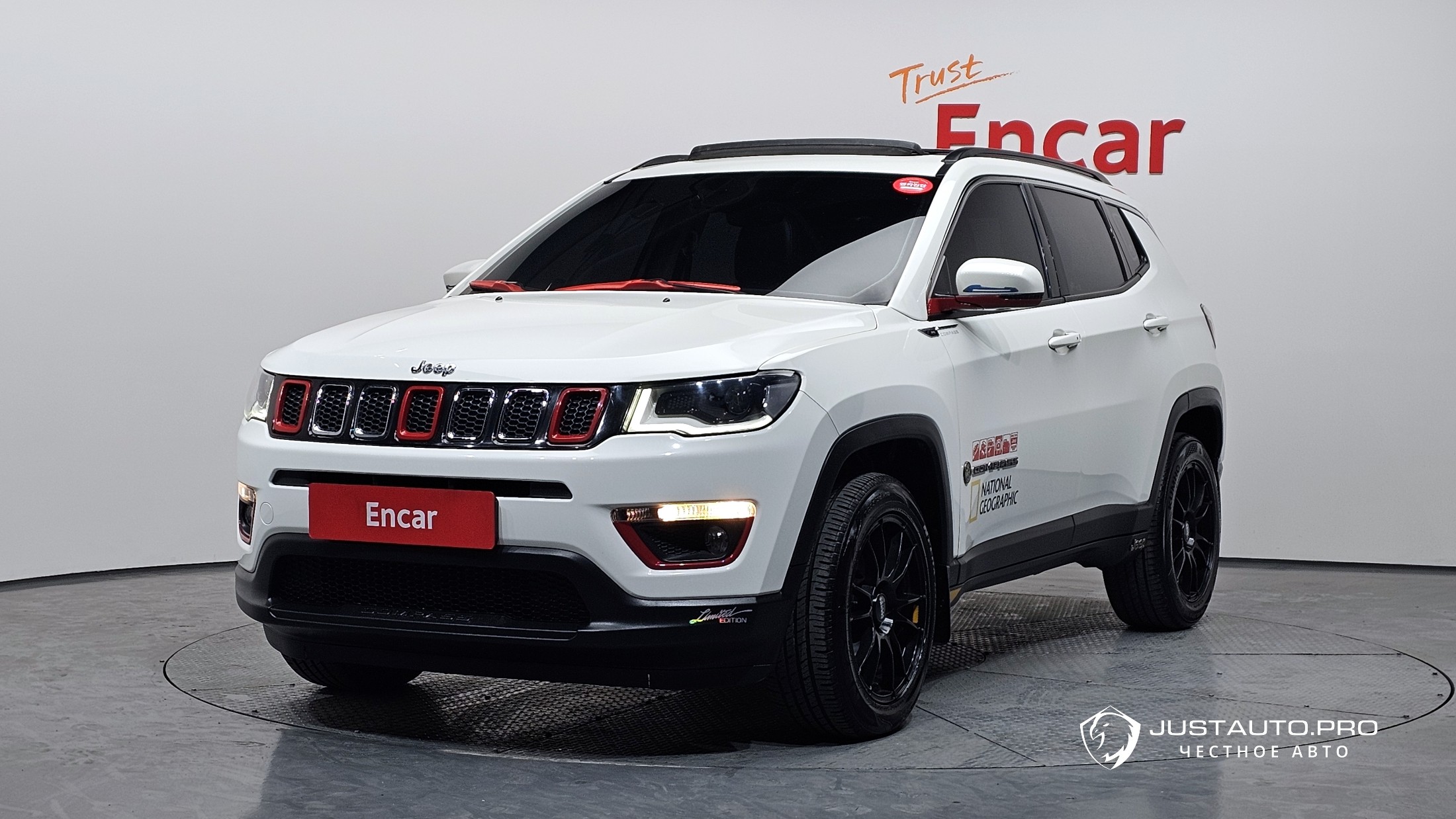Автомобиль Jeep Compass