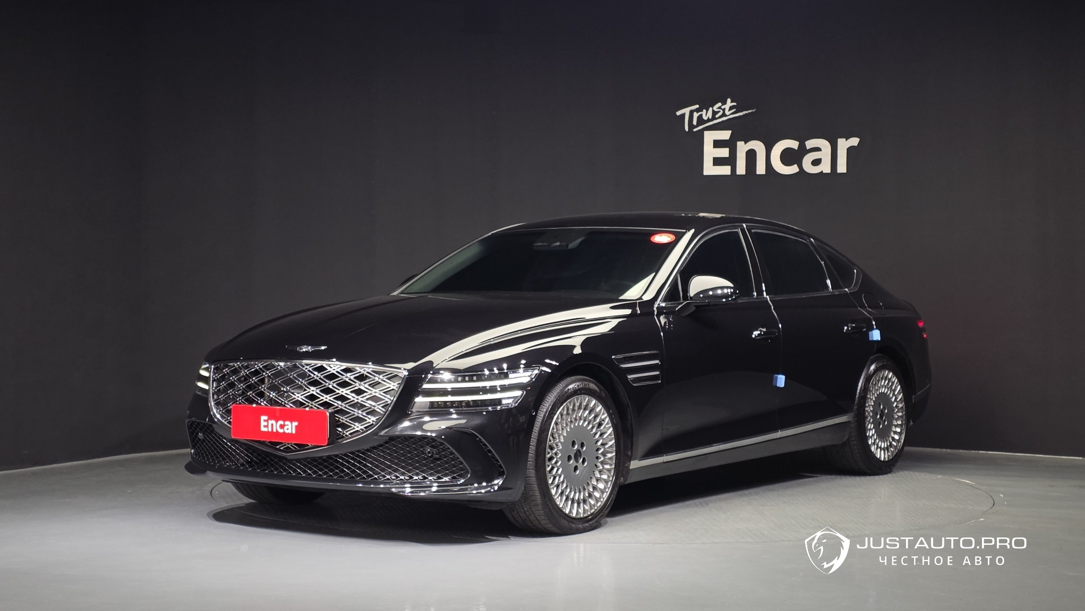 Автомобиль Genesis G80