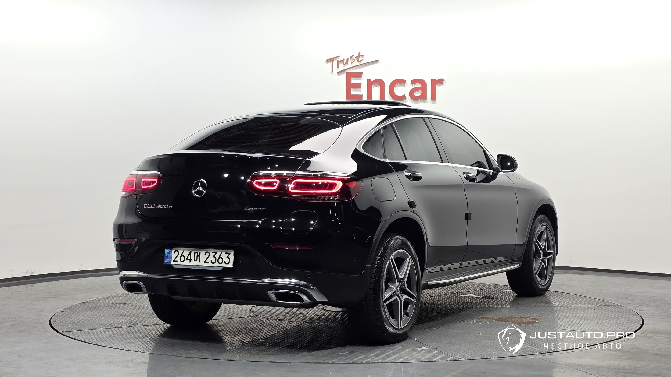 Автомобиль Mercedes-Benz GLC-Class