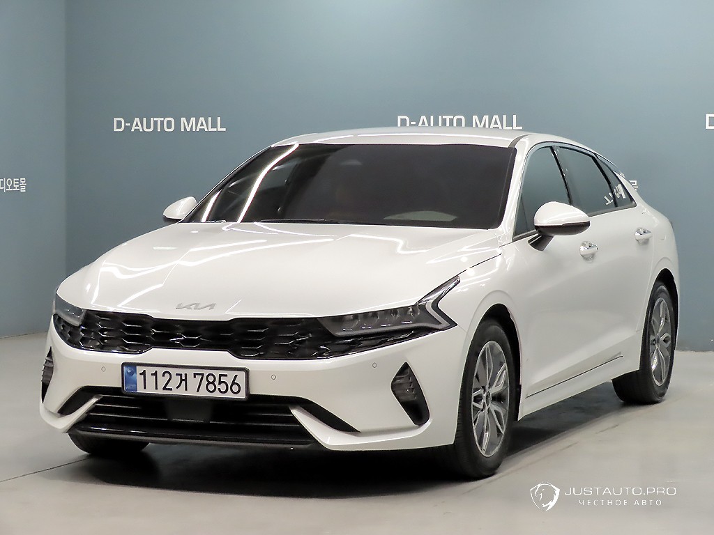 Автомобиль Kia K5