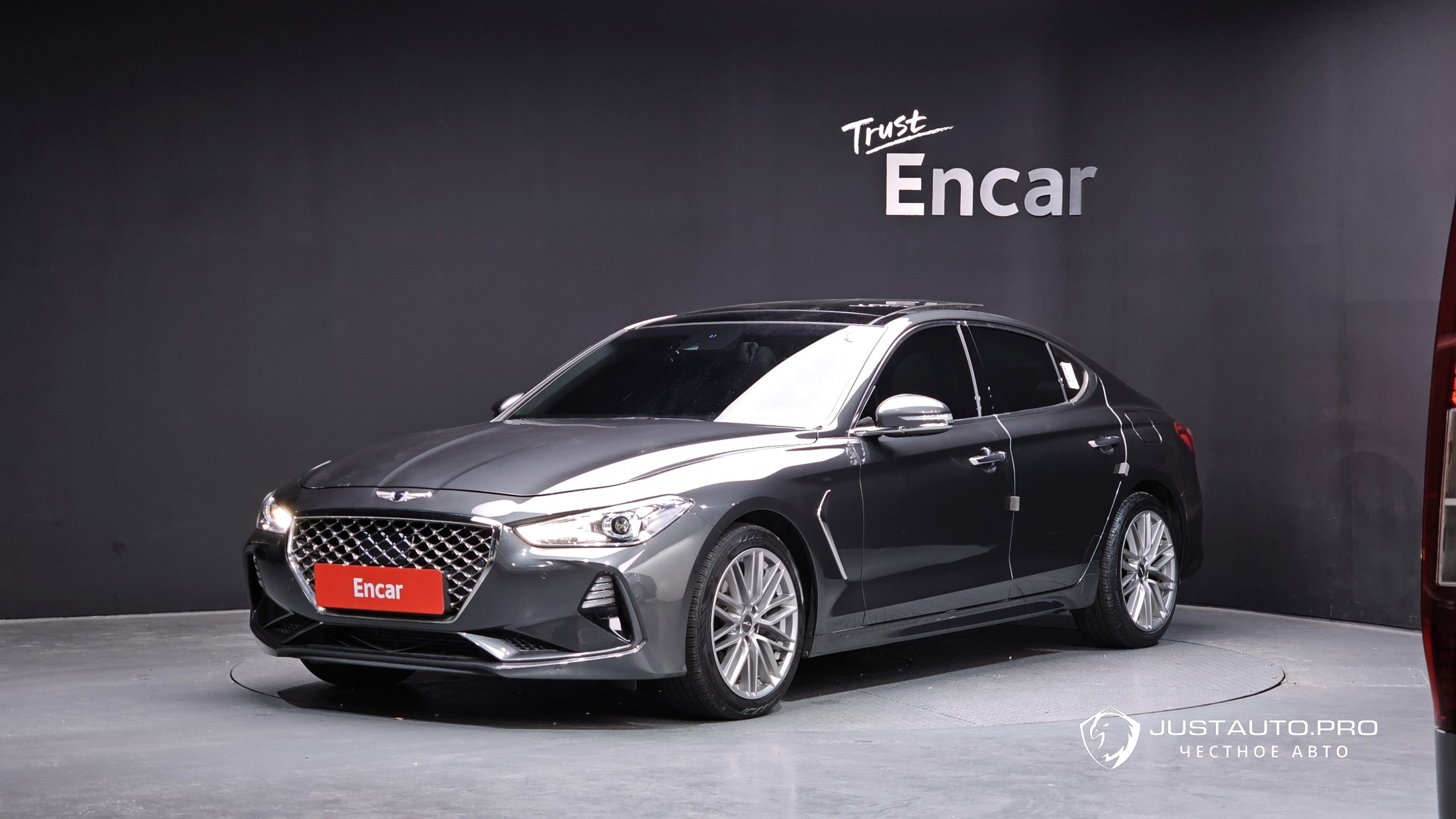 Автомобиль Genesis G70