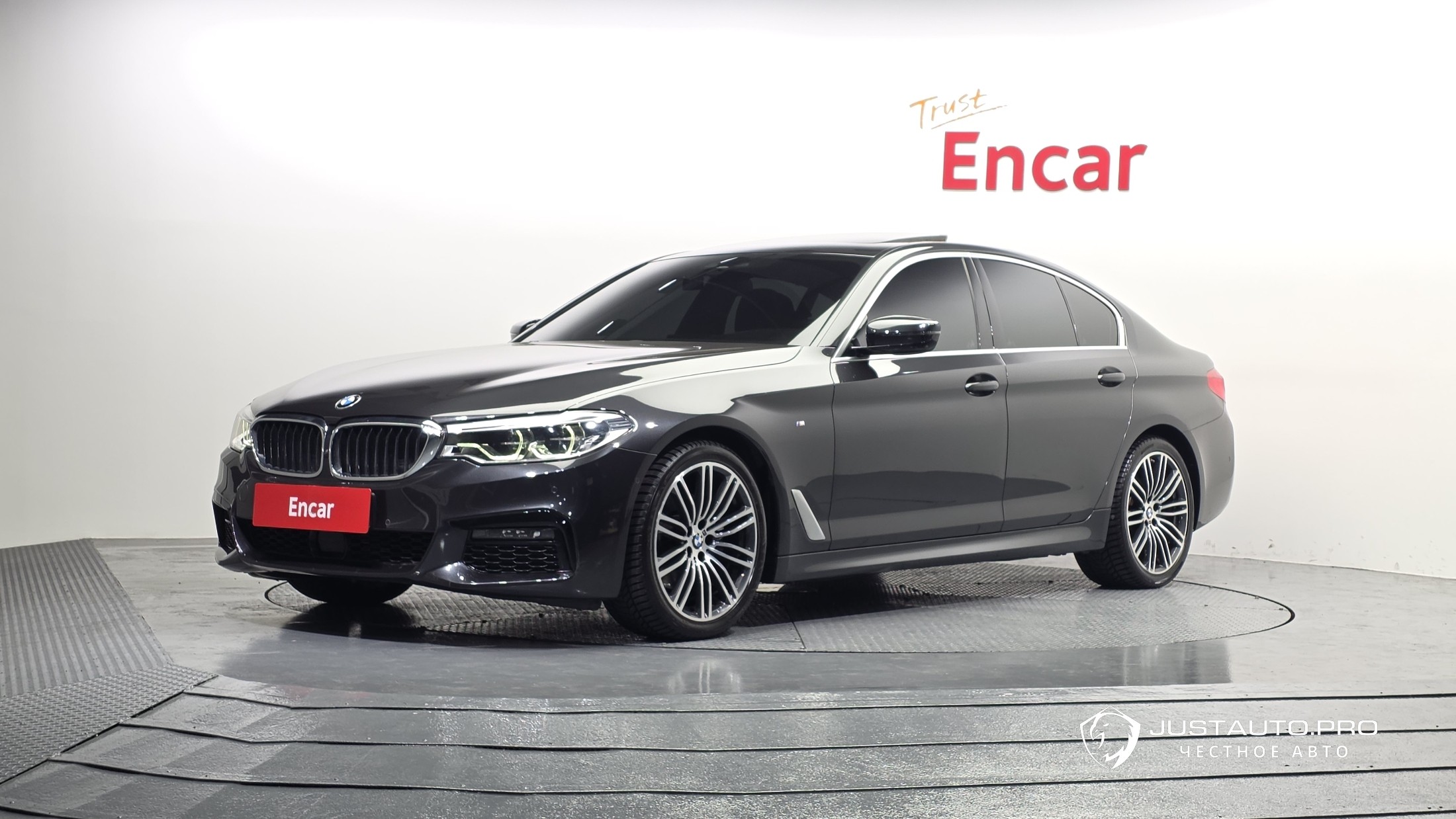 Автомобиль BMW 5-Series