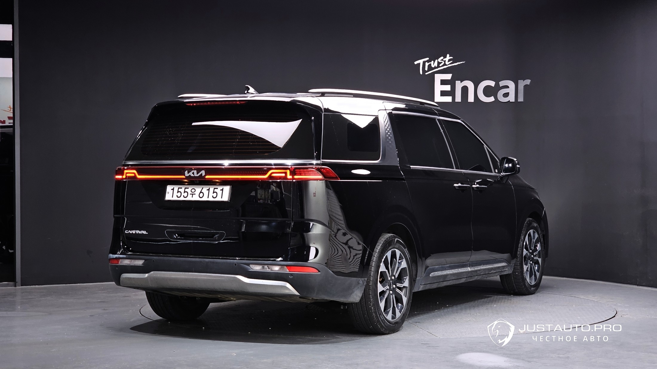 Автомобиль Kia Canival