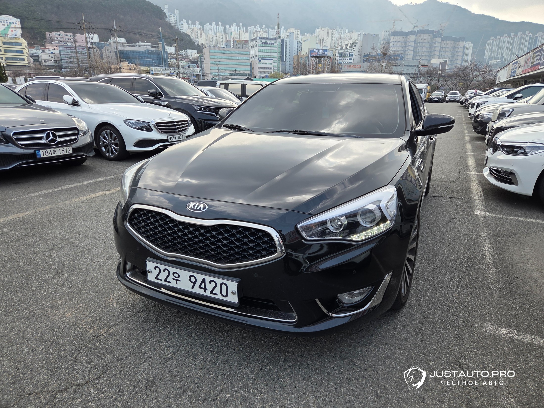 Автомобиль Kia K7