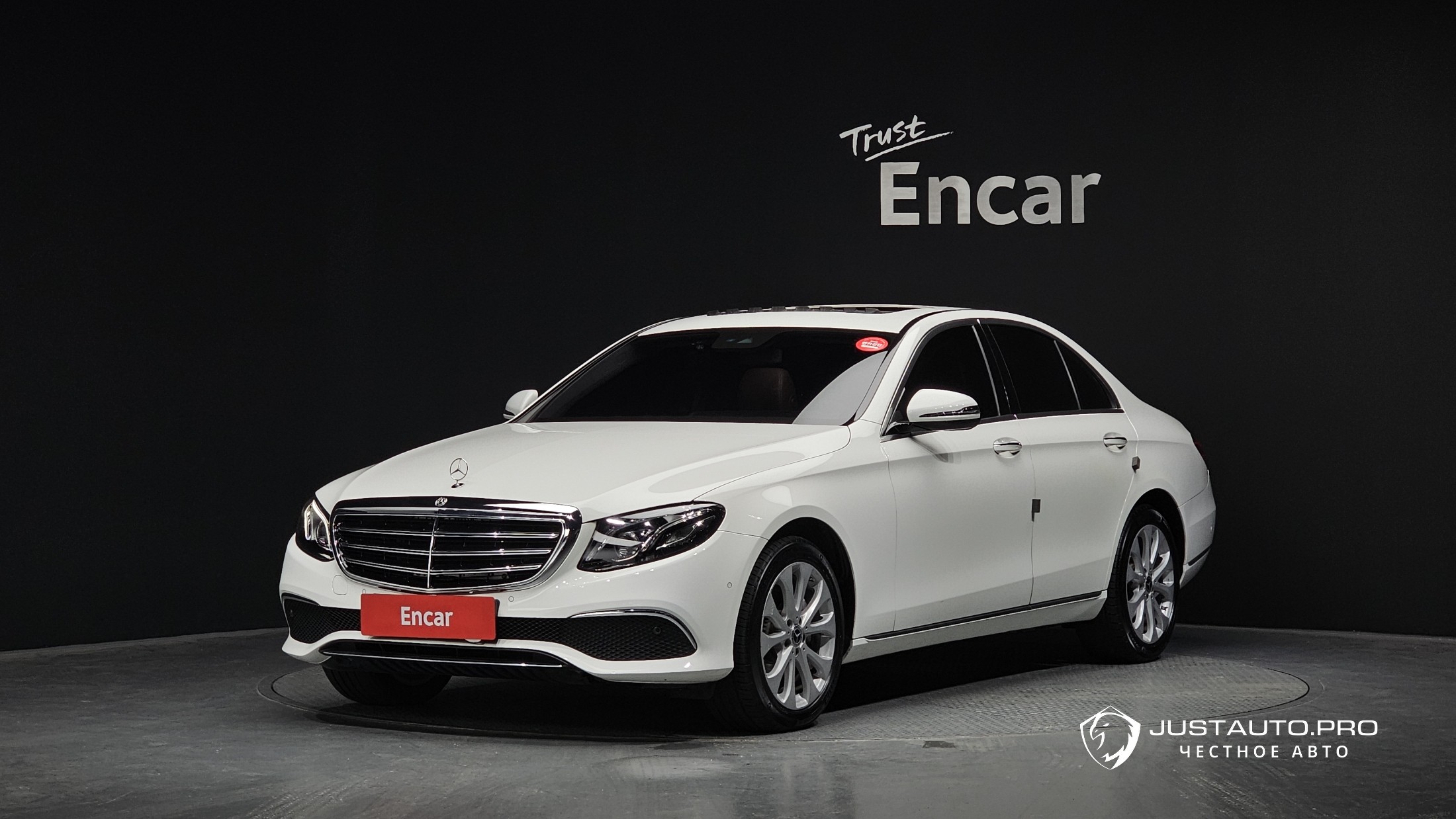 Автомобиль Mercedes-Benz E-Class