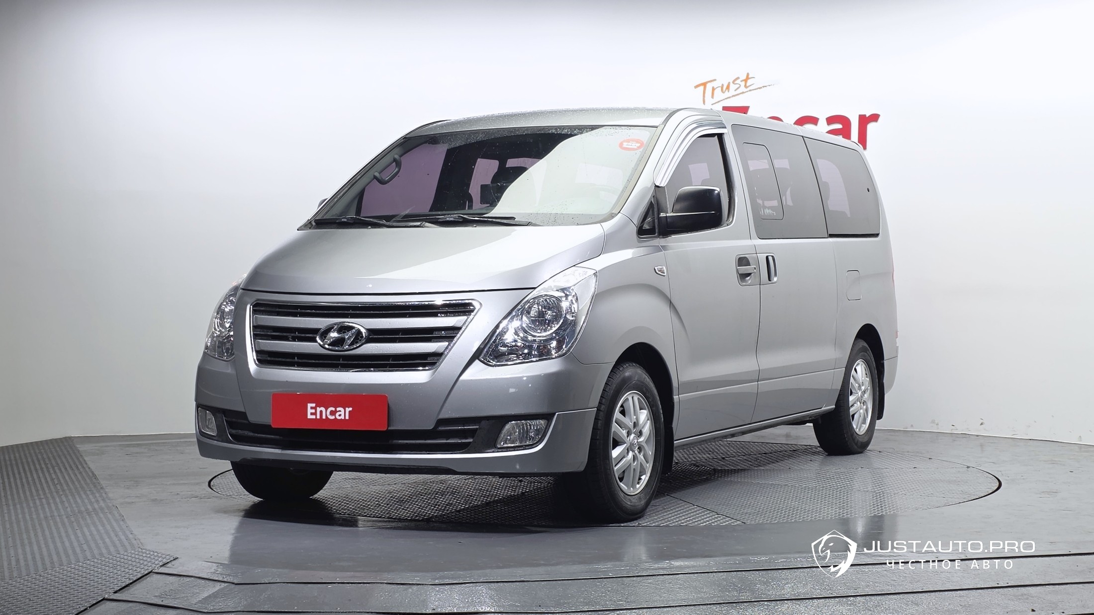 Автомобиль Hyundai Starex