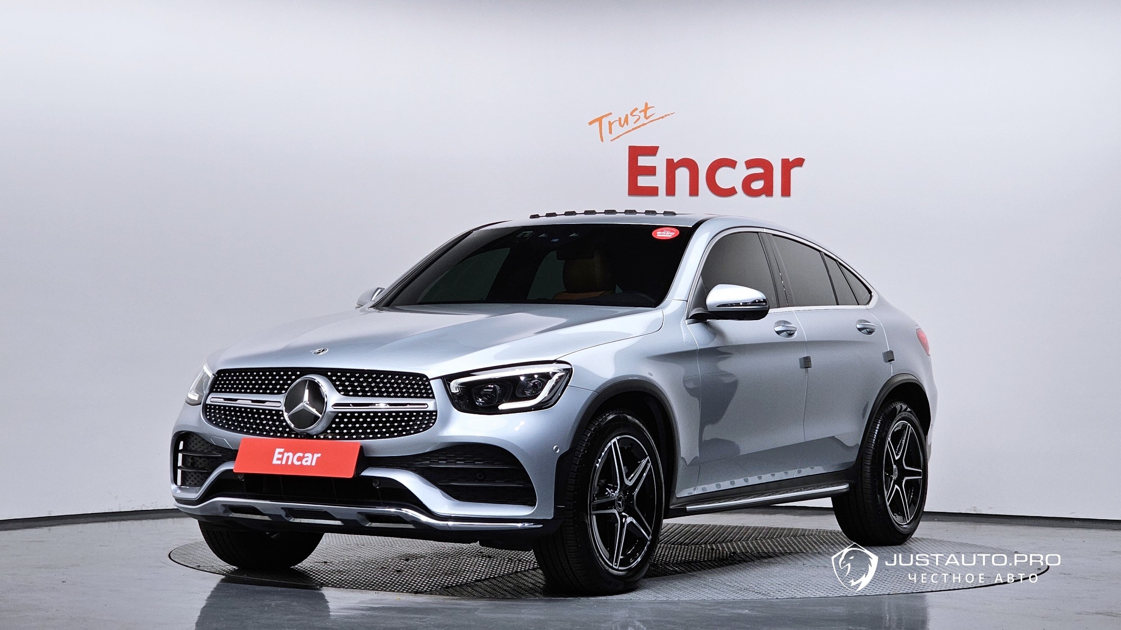 Автомобиль Mercedes-Benz GLC-Class