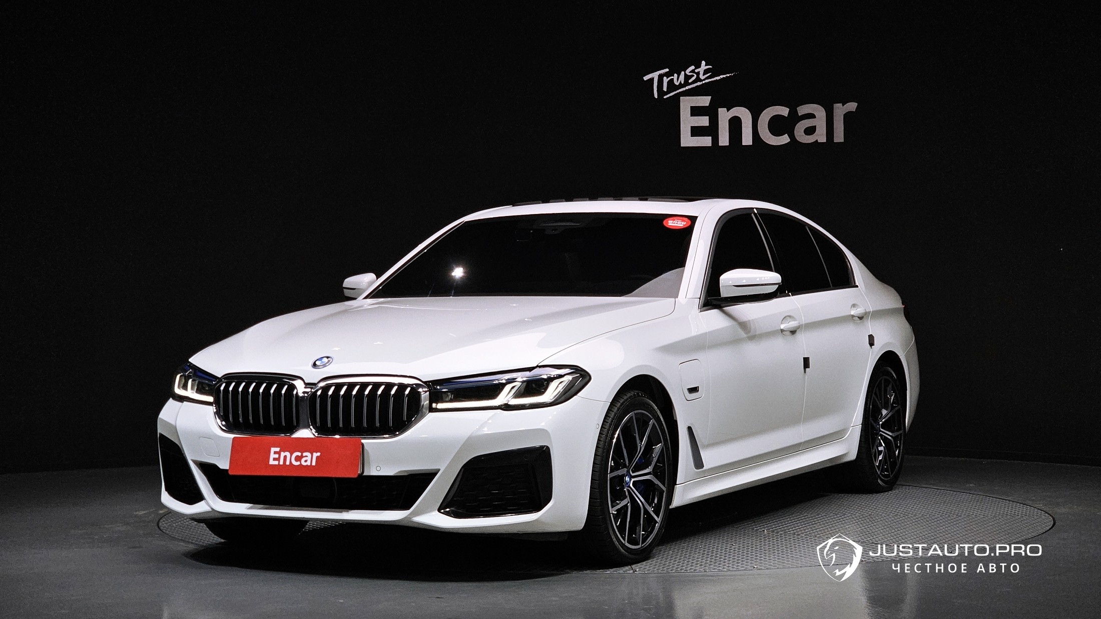 Автомобиль BMW 5-Series