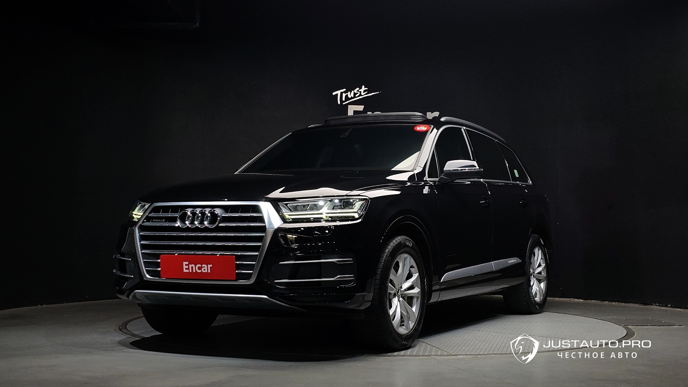 Автомобиль Audi Q7