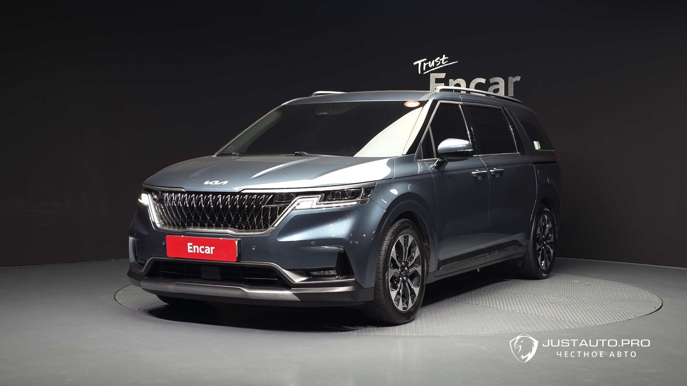 Автомобиль Kia Canival