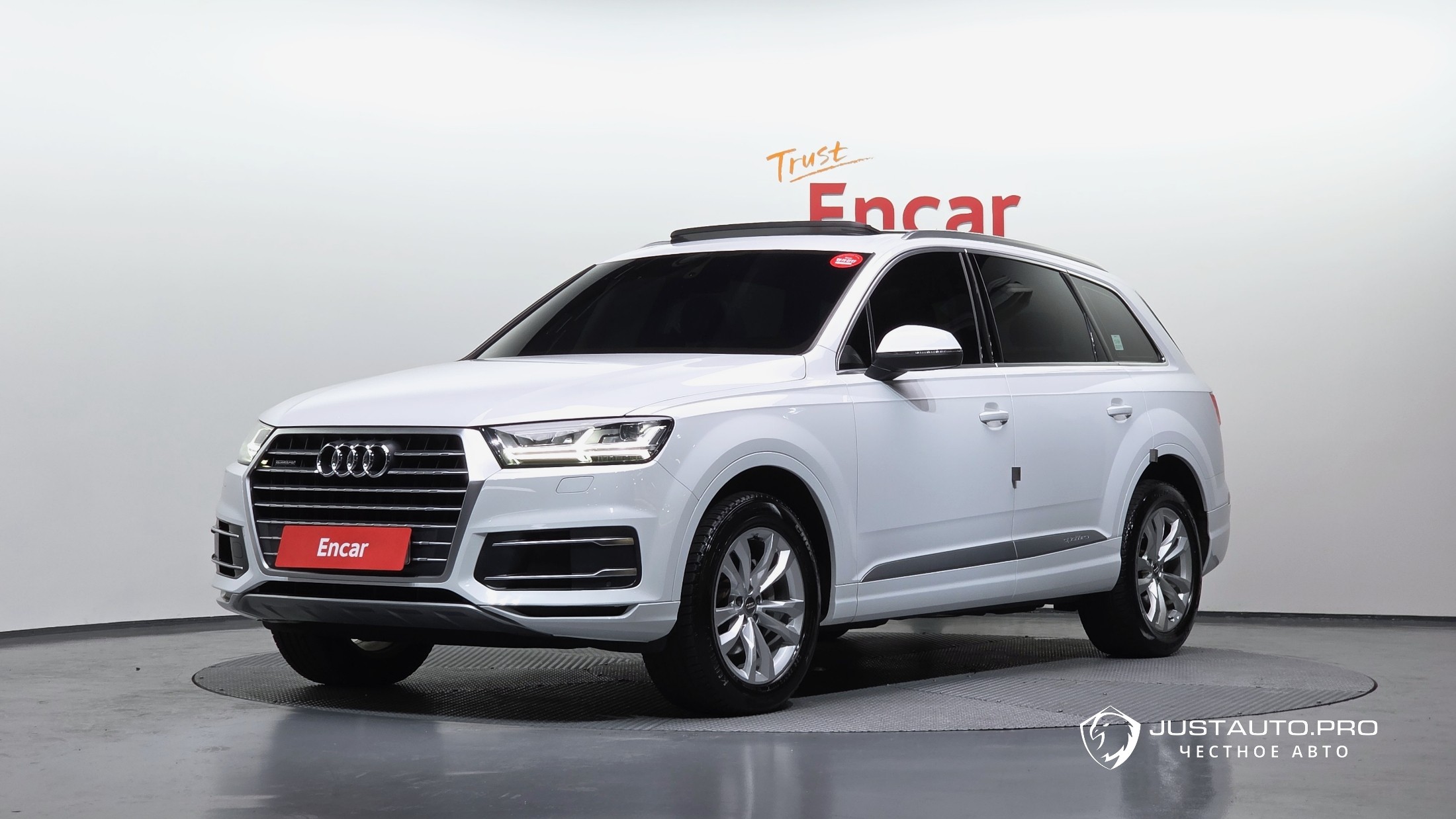 Автомобиль Audi Q7