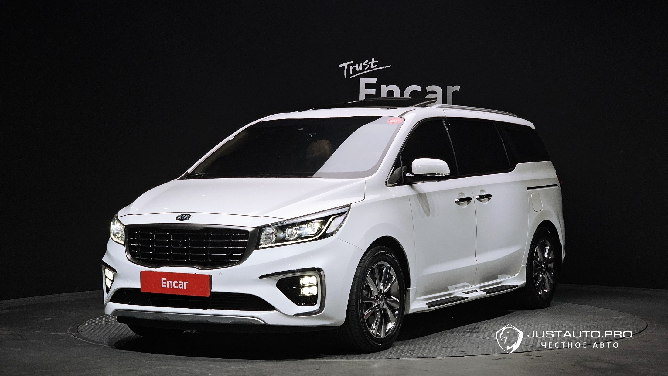 Автомобиль Kia Canival