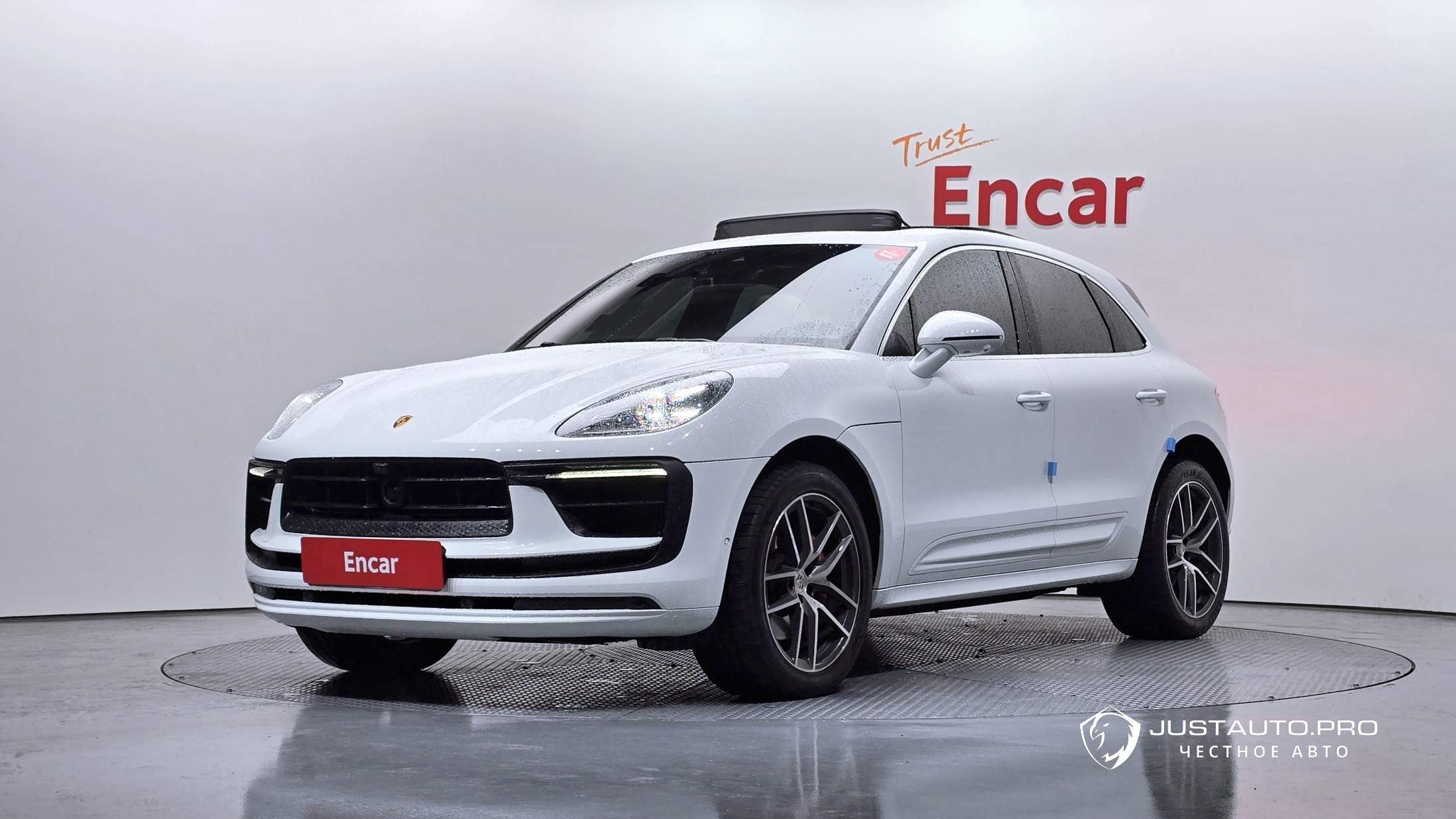 Автомобиль Porsche Macan