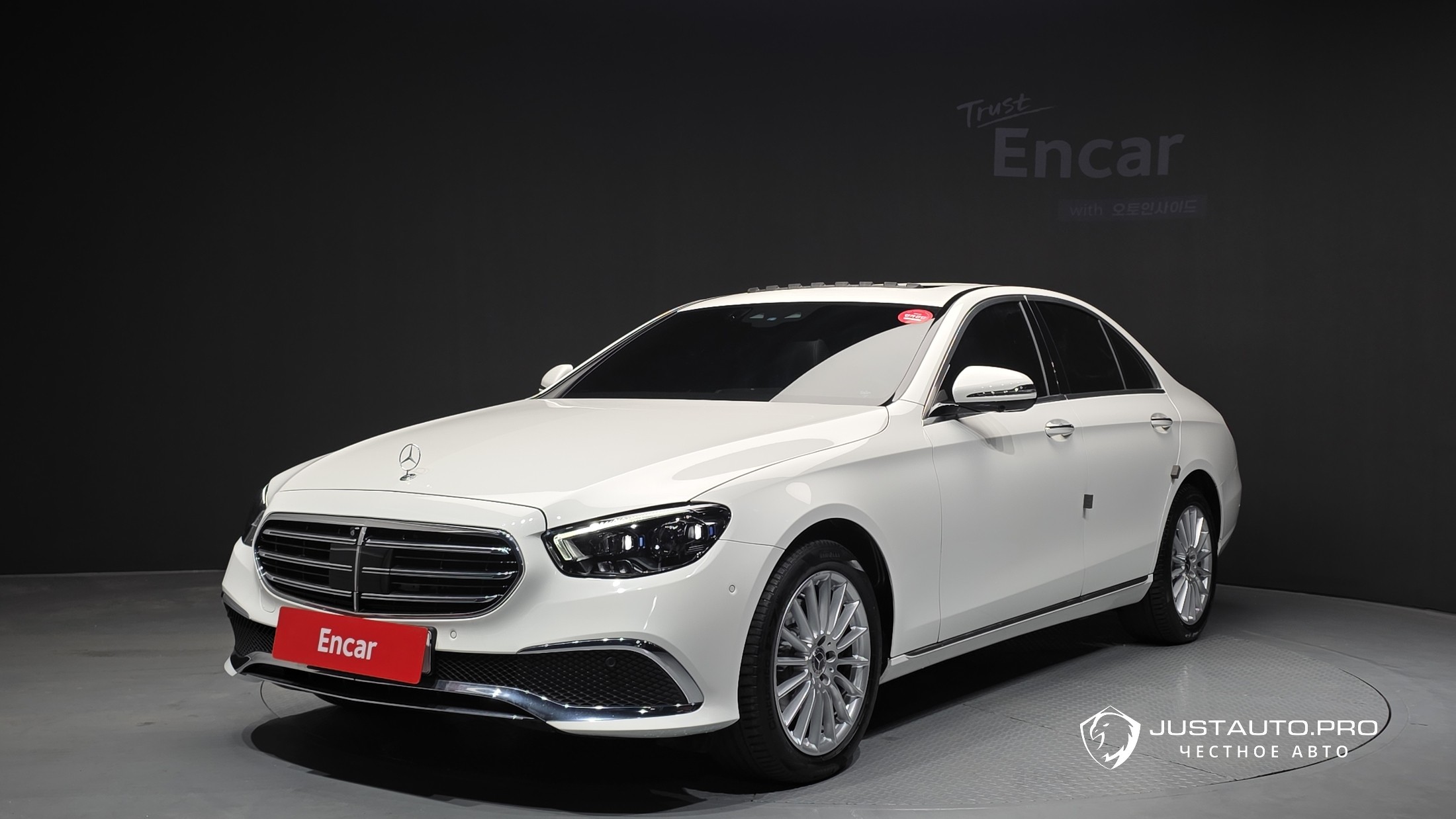 Автомобиль Mercedes-Benz E-Class