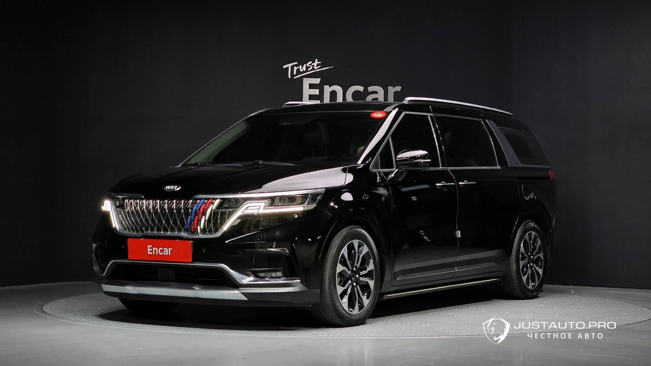 Автомобиль Kia Canival