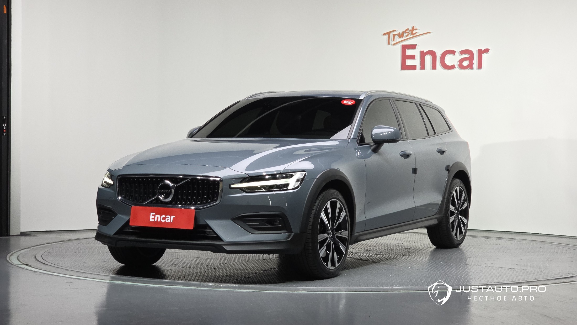 Автомобиль Volvo V60