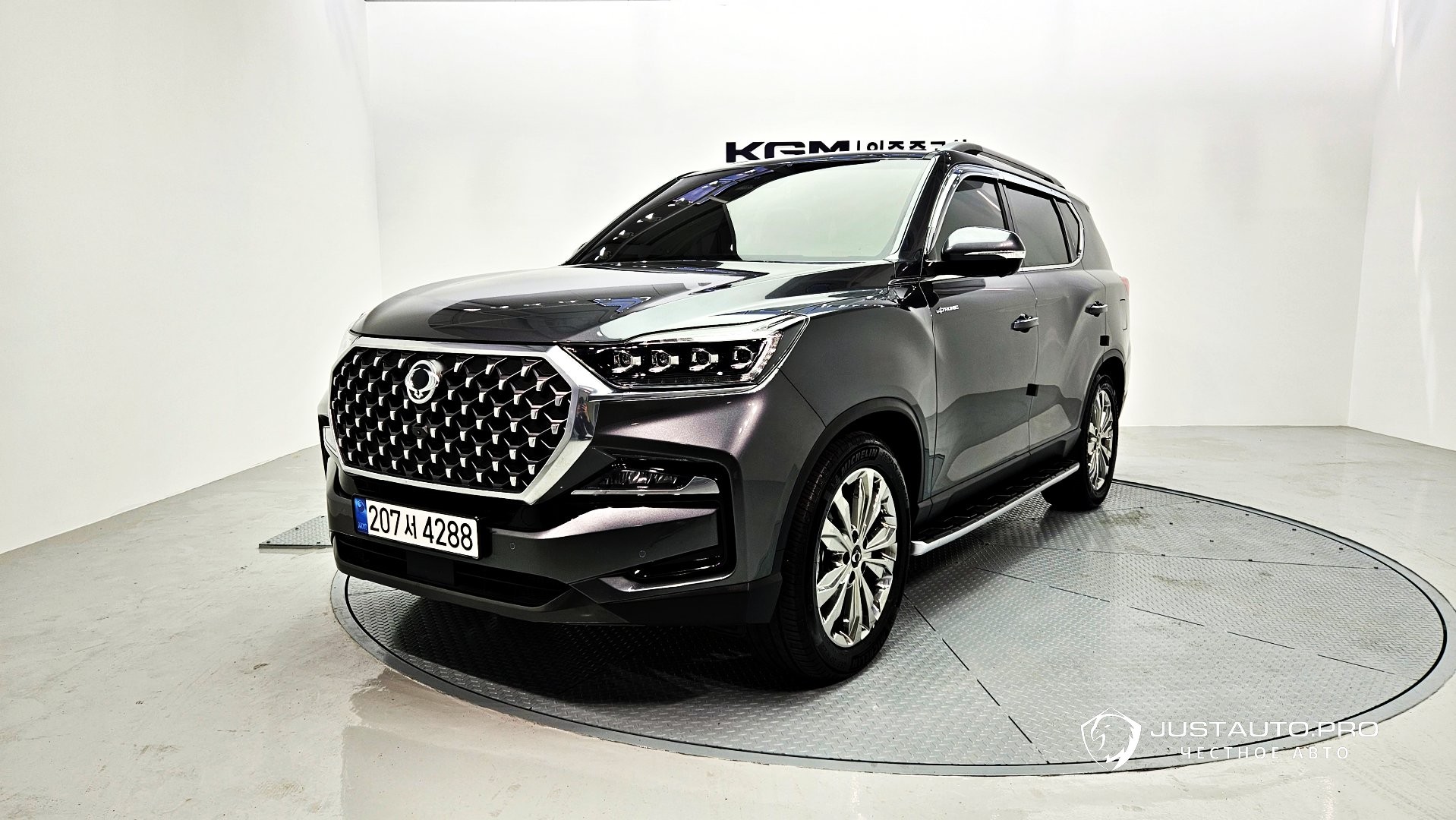 Автомобиль KG_Mobility_Ssangyong Rexton