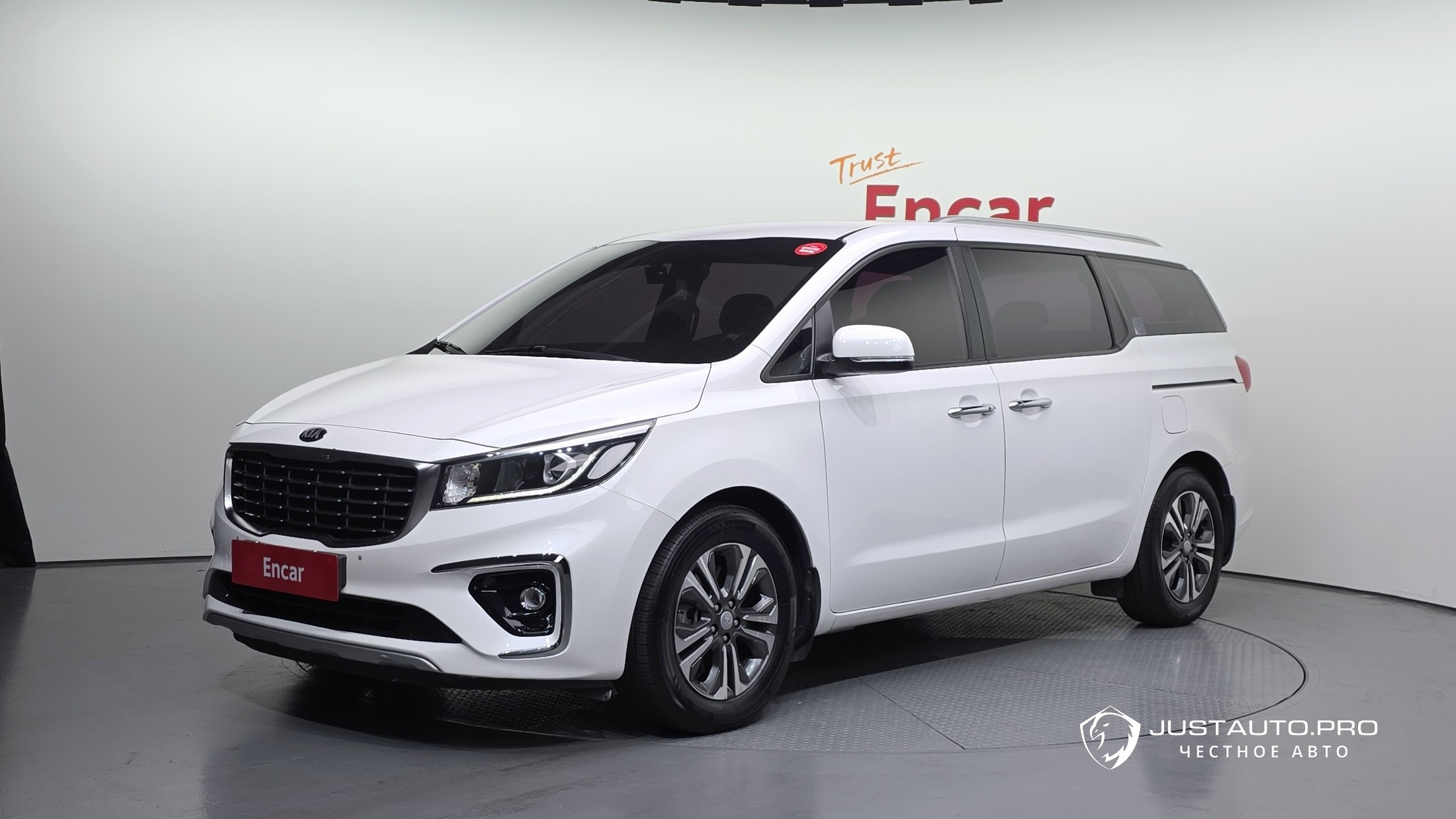 Автомобиль Kia Canival