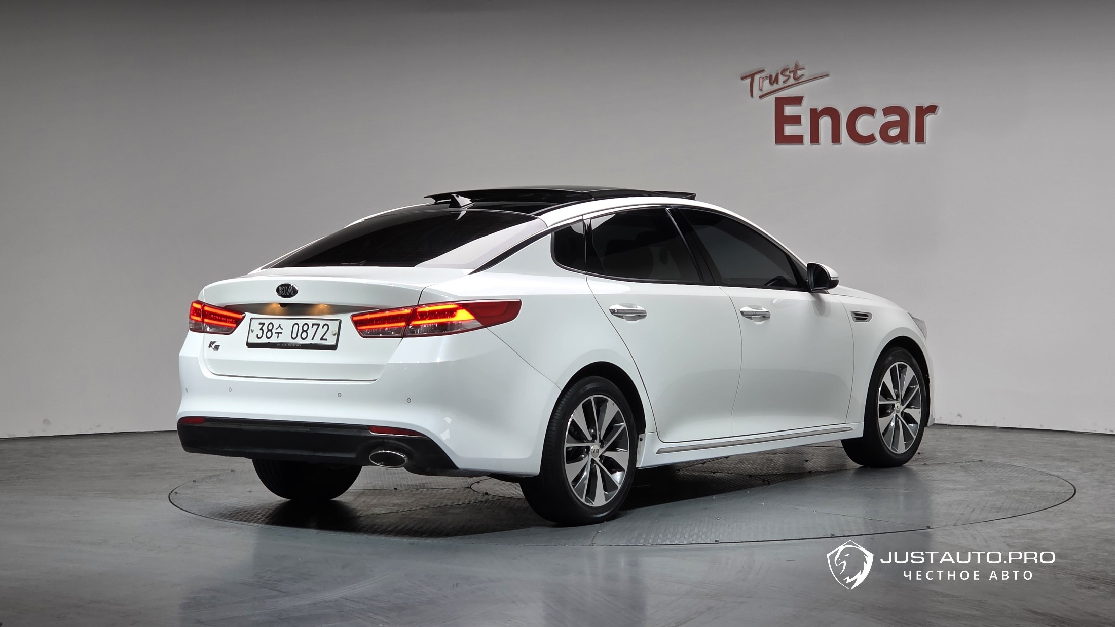 Автомобиль Kia K5