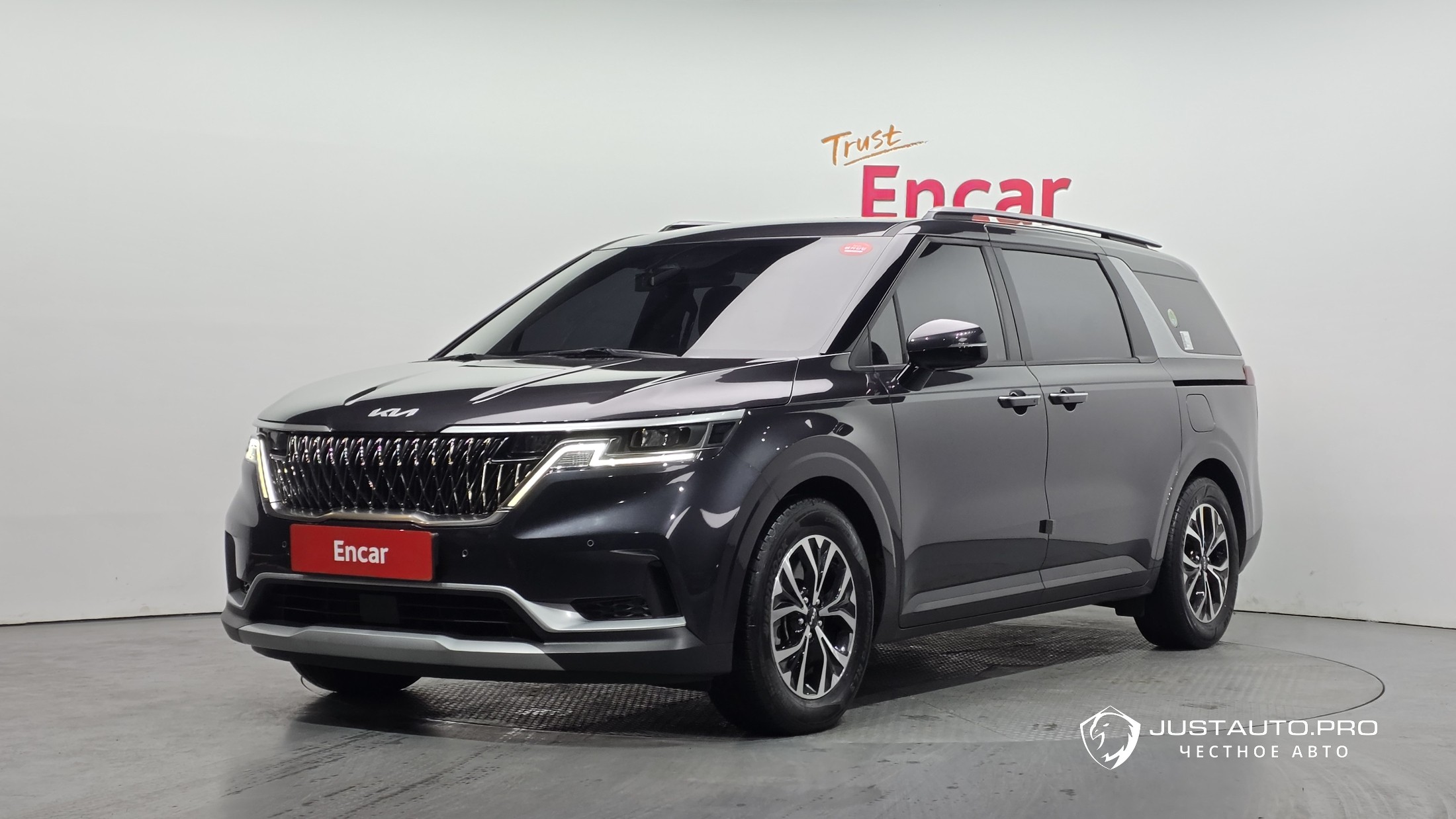 Автомобиль Kia Canival