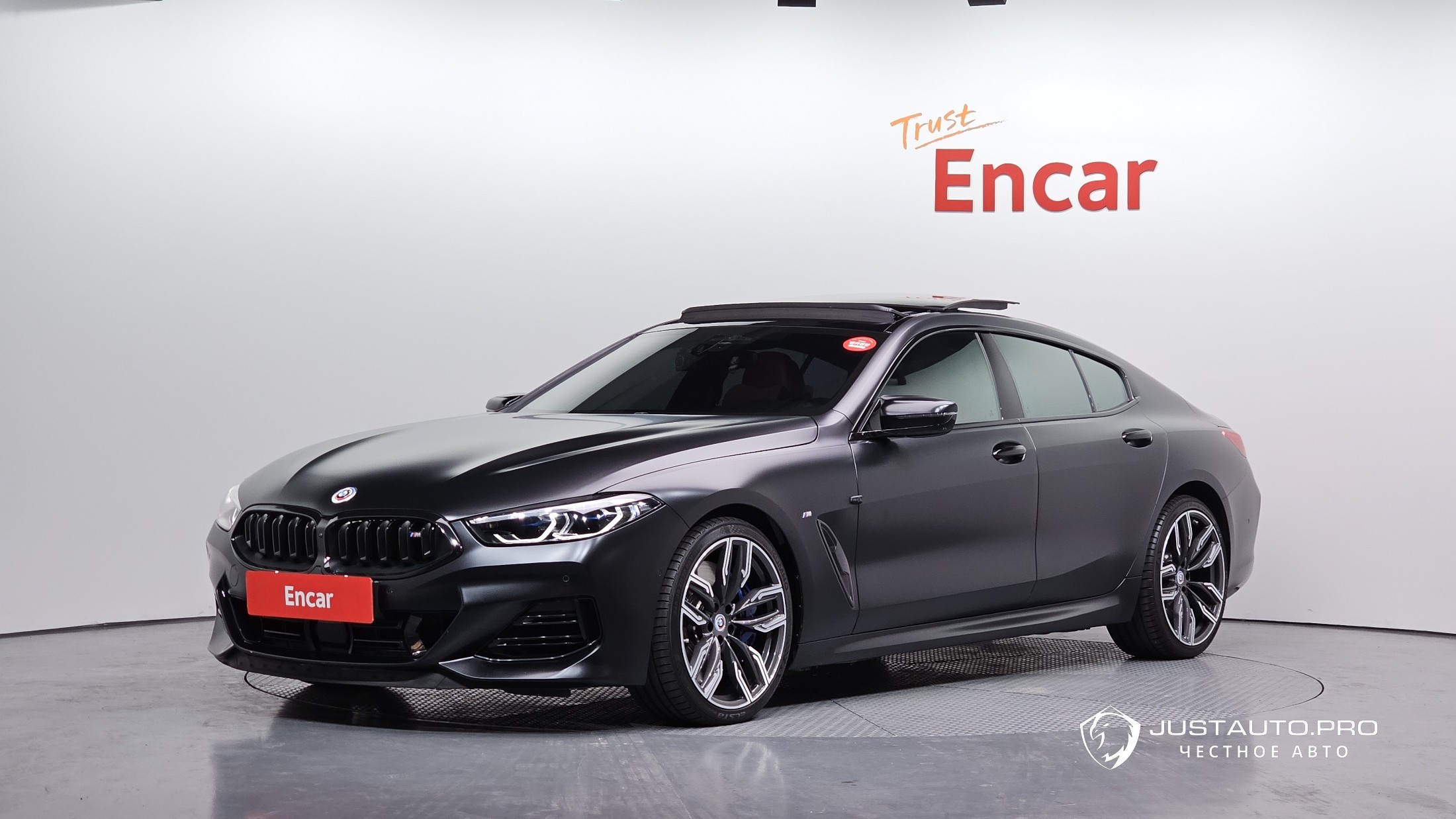 Автомобиль BMW 8-Series