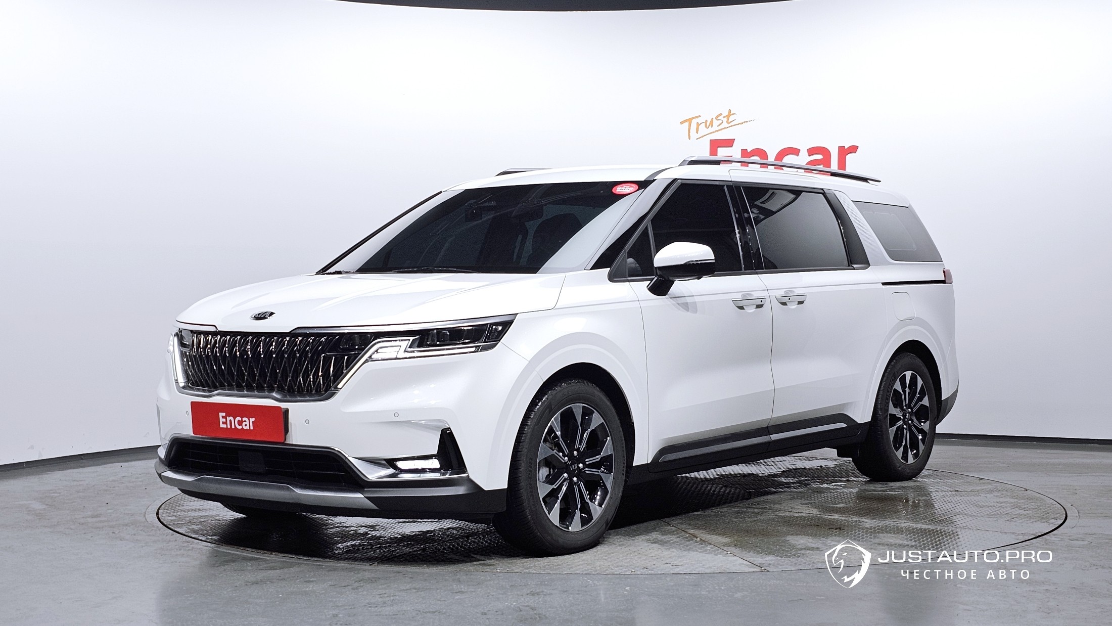 Автомобиль Kia Canival