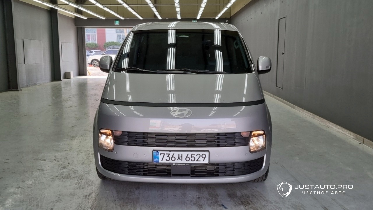 Автомобиль Hyundai Staria