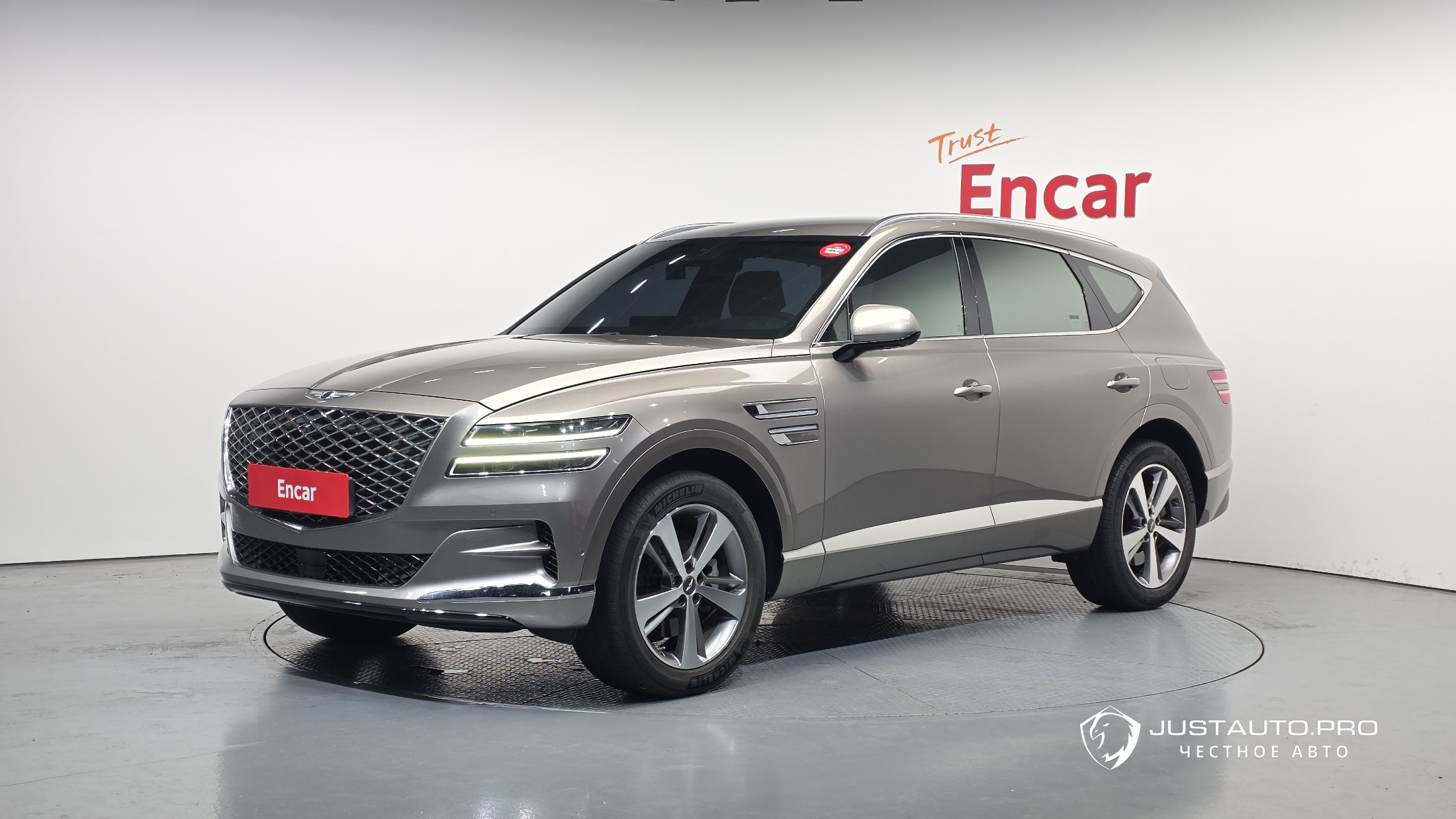 Автомобиль Genesis GV80