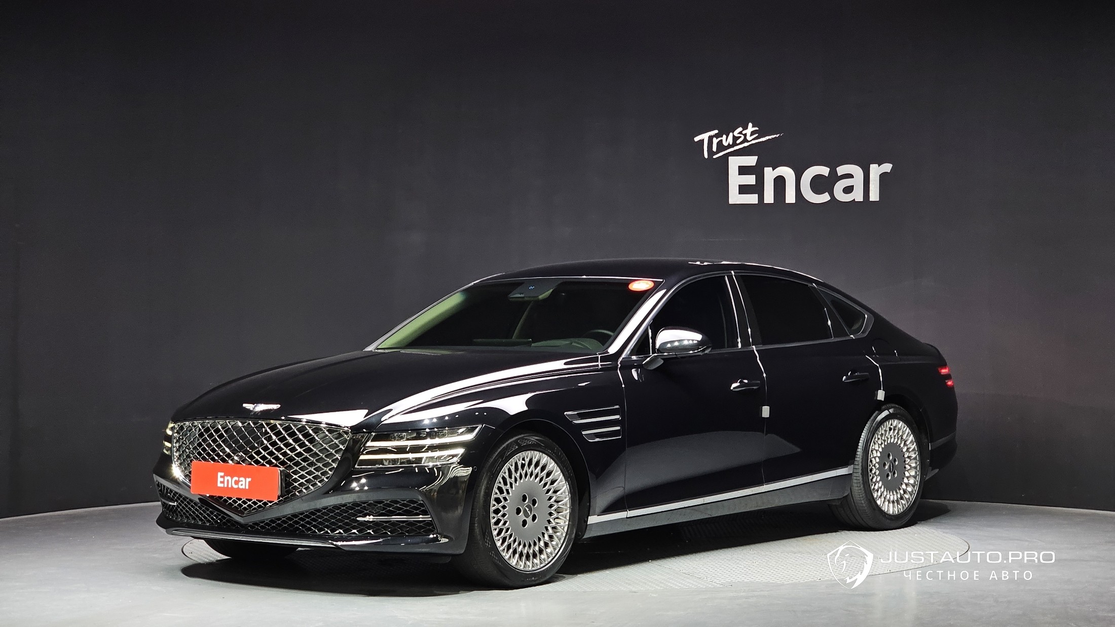 Автомобиль Genesis G80