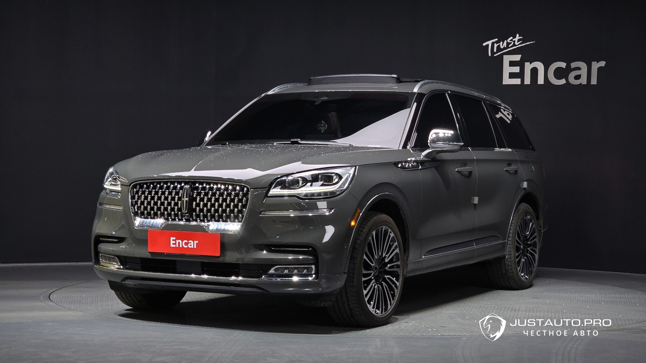 Автомобиль Lincoln Aviator